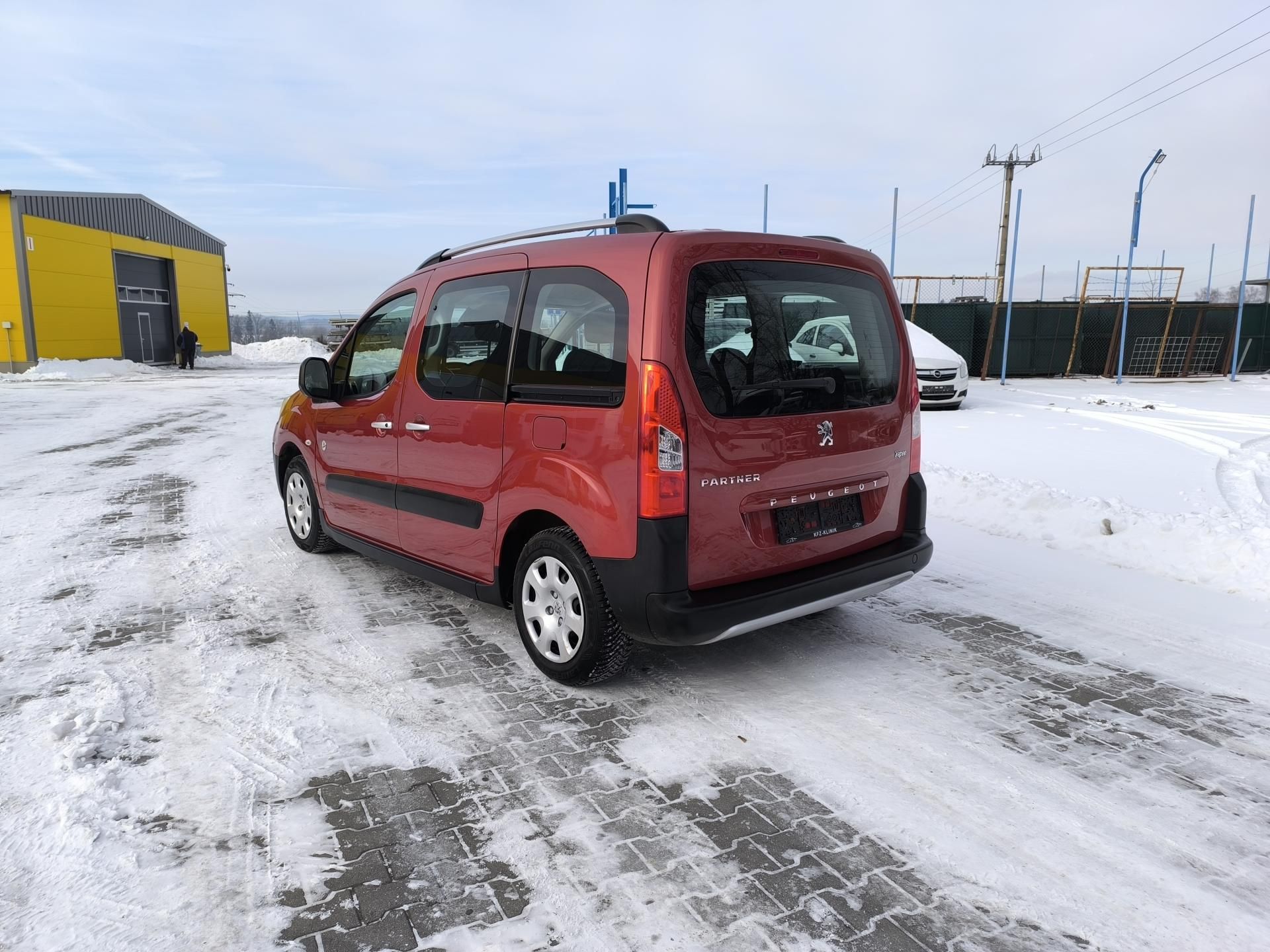 Peugeot Partner Tepee, 1.6 HDi SERVISKA,DOLOŽENÉ KM - fotka 5