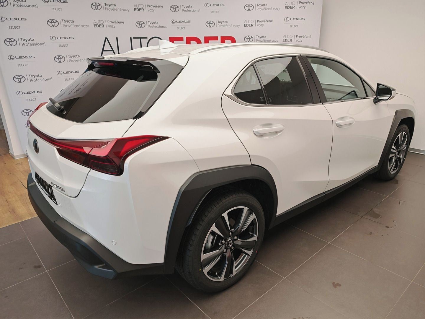 Lexus UX 300h, Business TECH - fotka 4
