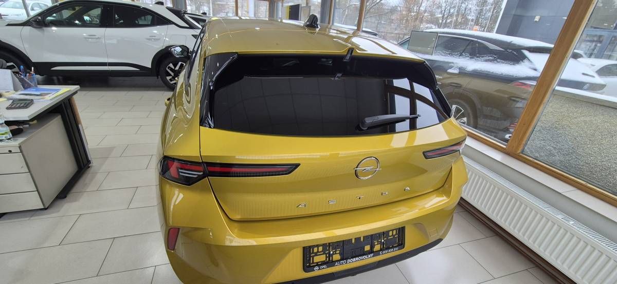 Opel Astra, Edition HB 1.2 TURBO (96kW/130 - fotka 4
