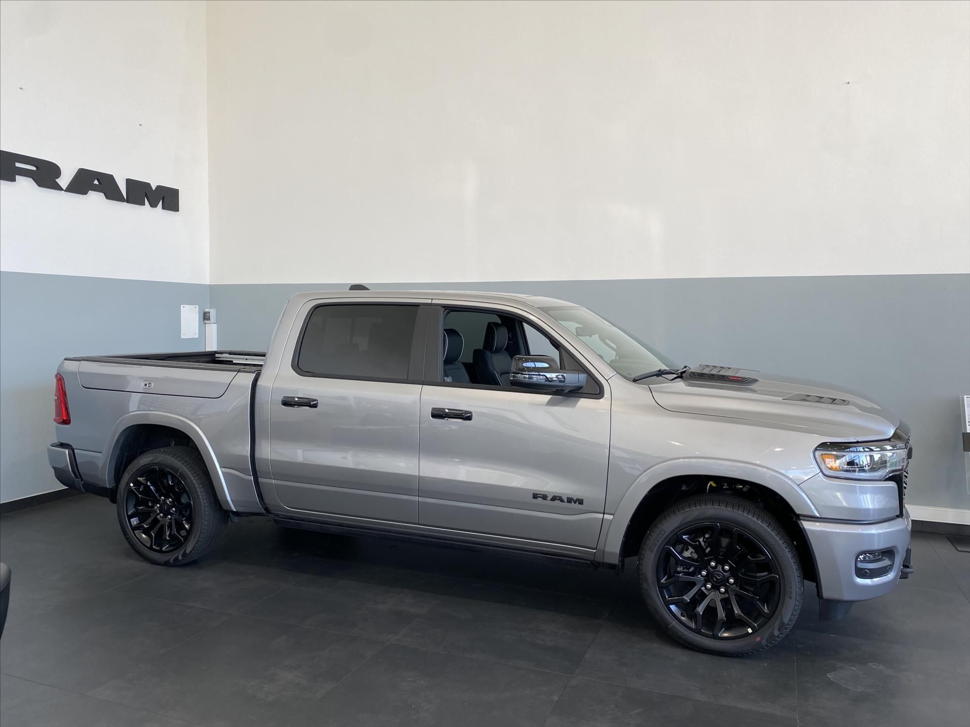 Dodge Ram, 3,0 R6  Limited Night - fotka 3