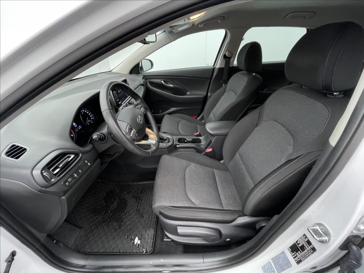 Hyundai i30, 1,5 T-GDI Combi Smart - fotka 4