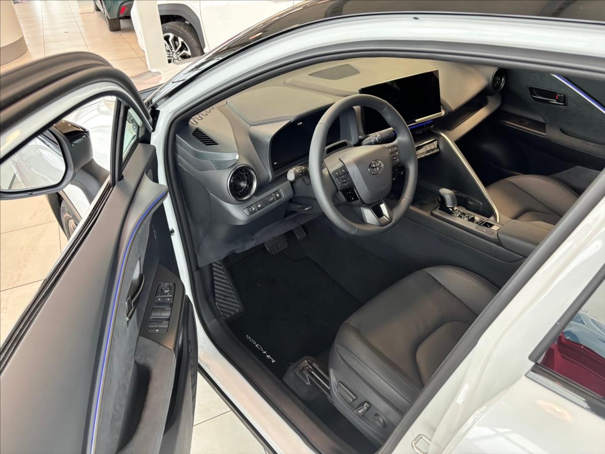 Toyota C-HR, 1,8 HEV Executive - fotka 6