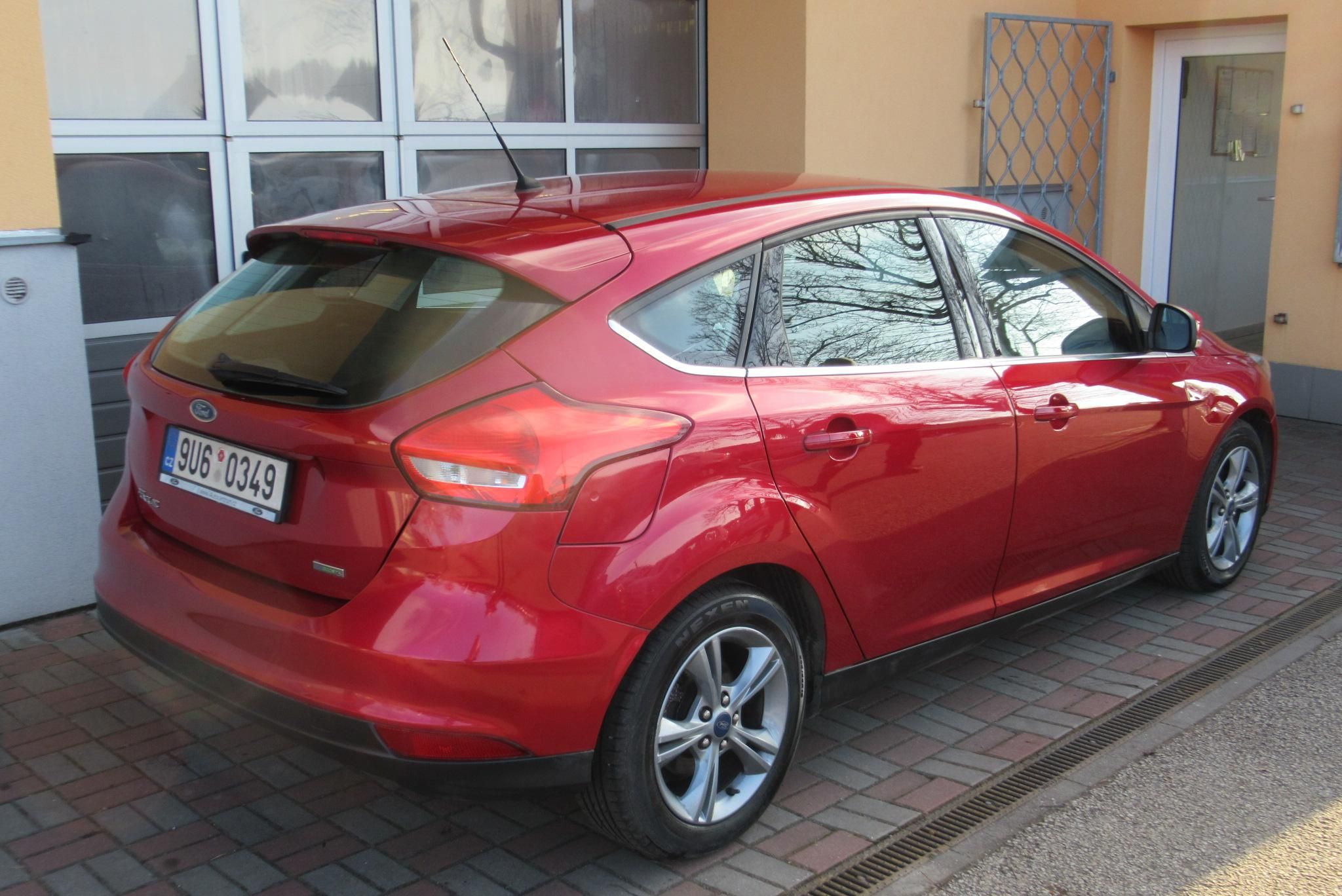 Ford Focus, 1.0 92kW AUT. KLIMA - fotka 2