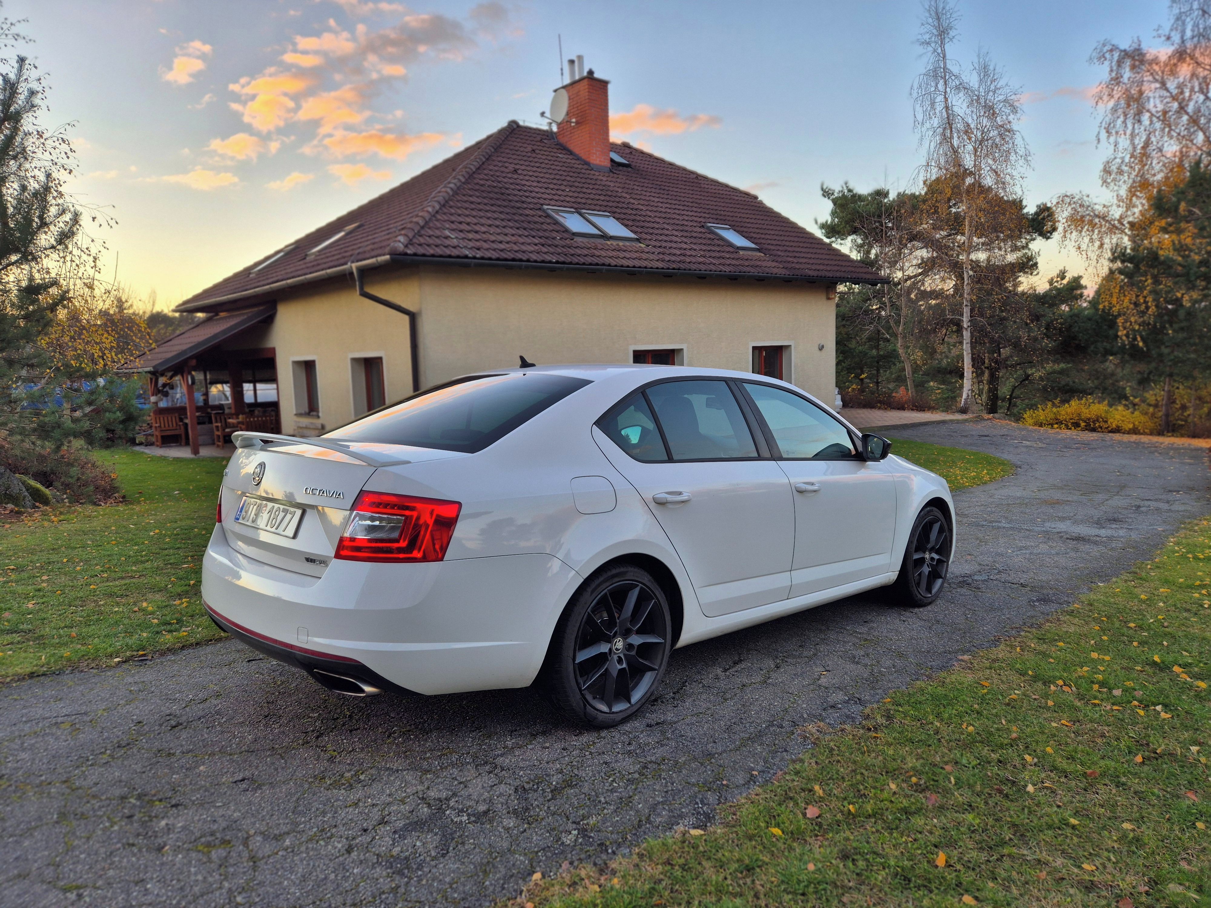 Škoda Octavia, 2.0 TSI RS, 162 kW - fotka 6