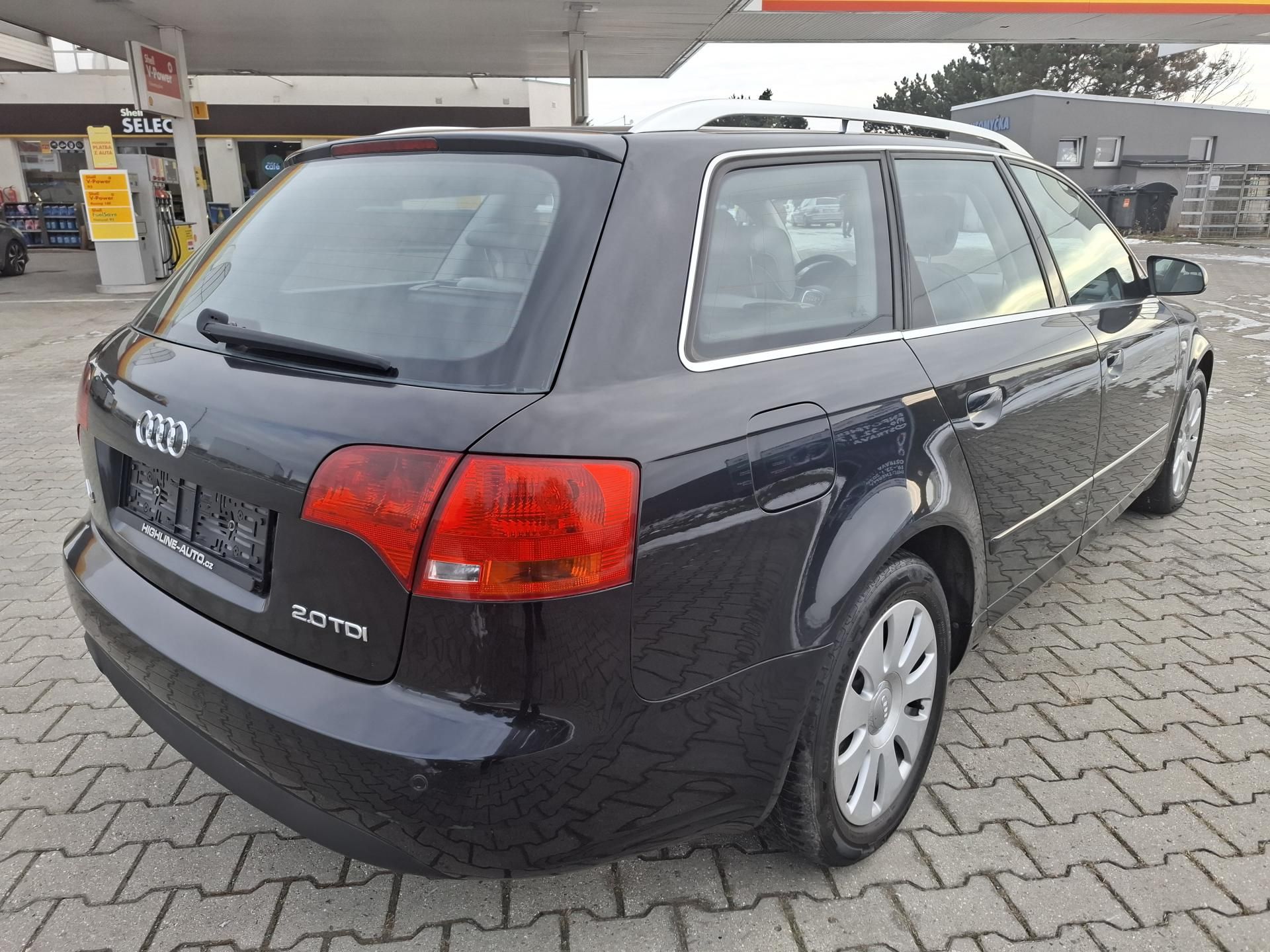 Audi A4, 2,0 TDI - fotka 3
