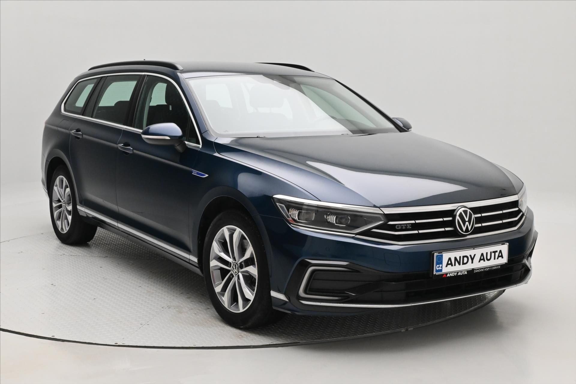 Volkswagen Passat, 1,4 GTE 160 KW DSG Business Zá - fotka 3