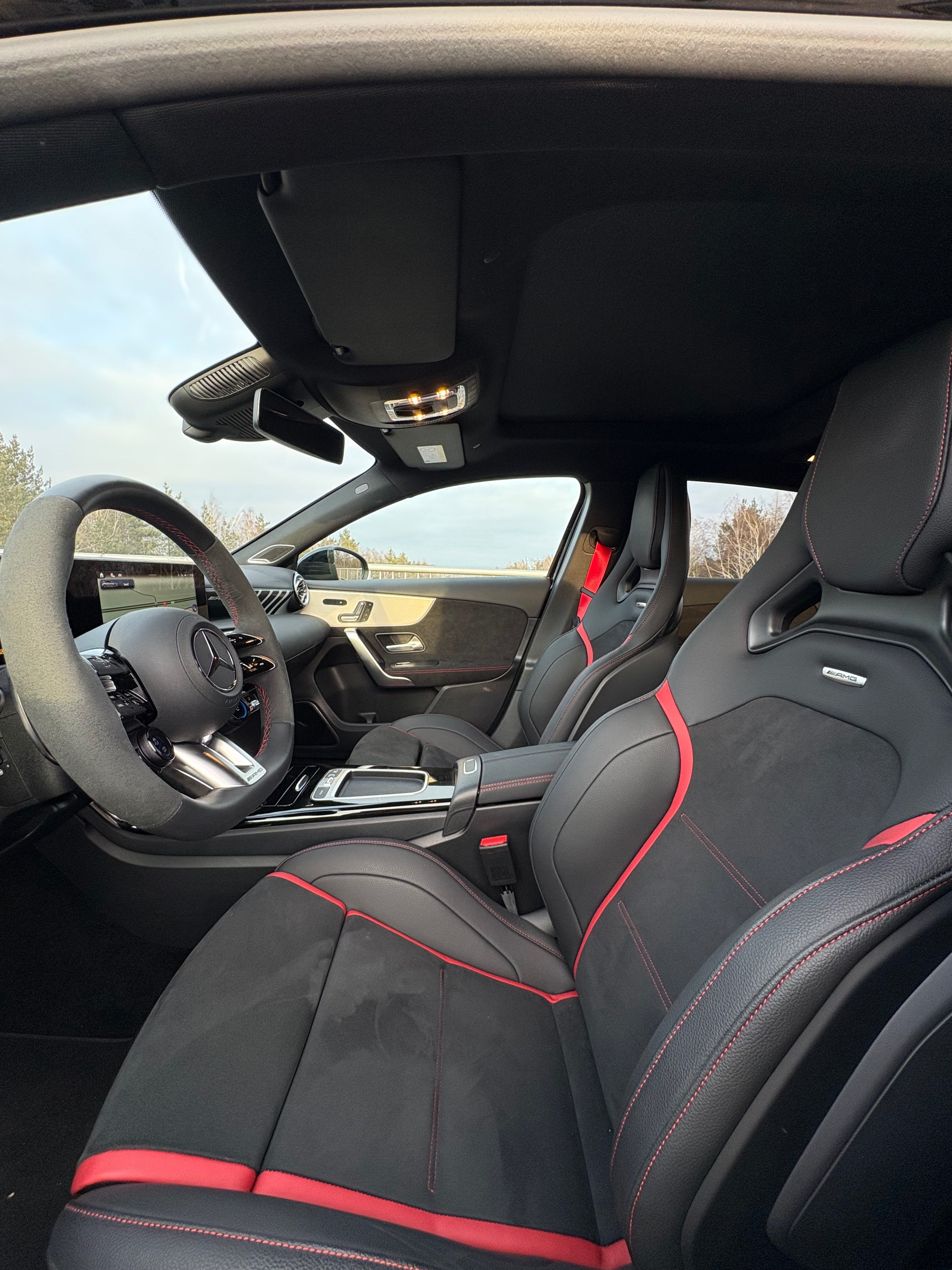 Mercedes-Benz Třídy A, Mercedes Benz A 45 S 4Matic+ - fotka 3