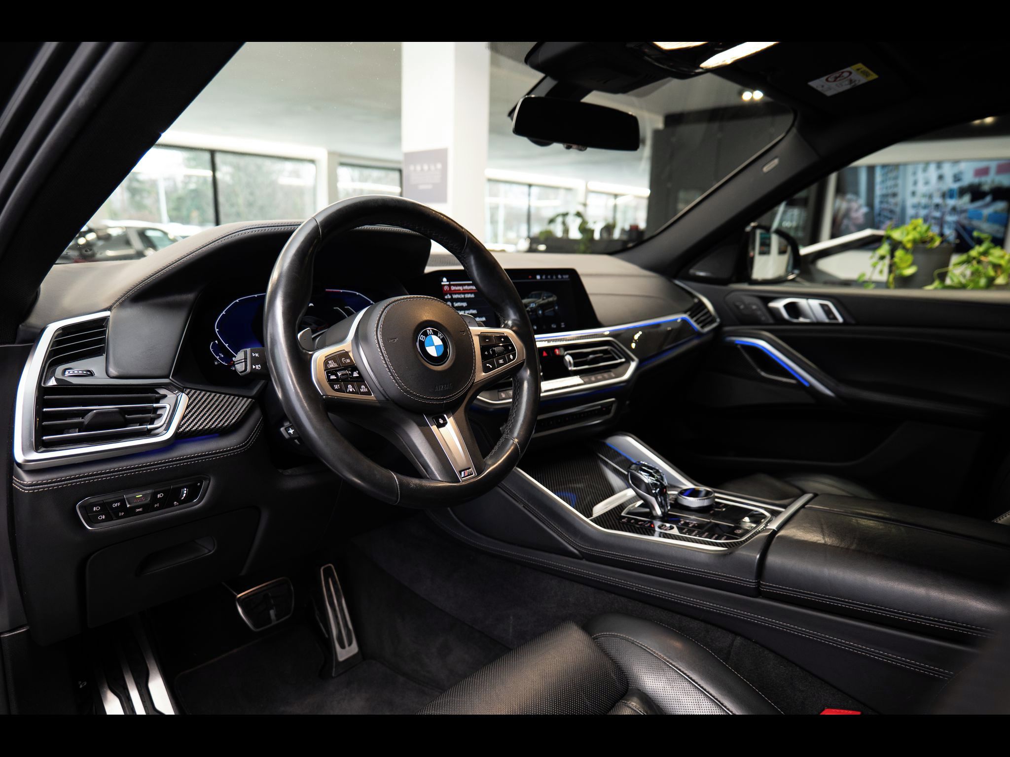 BMW X6, M50i HAXER/HarmanKardon/360 - fotka 6