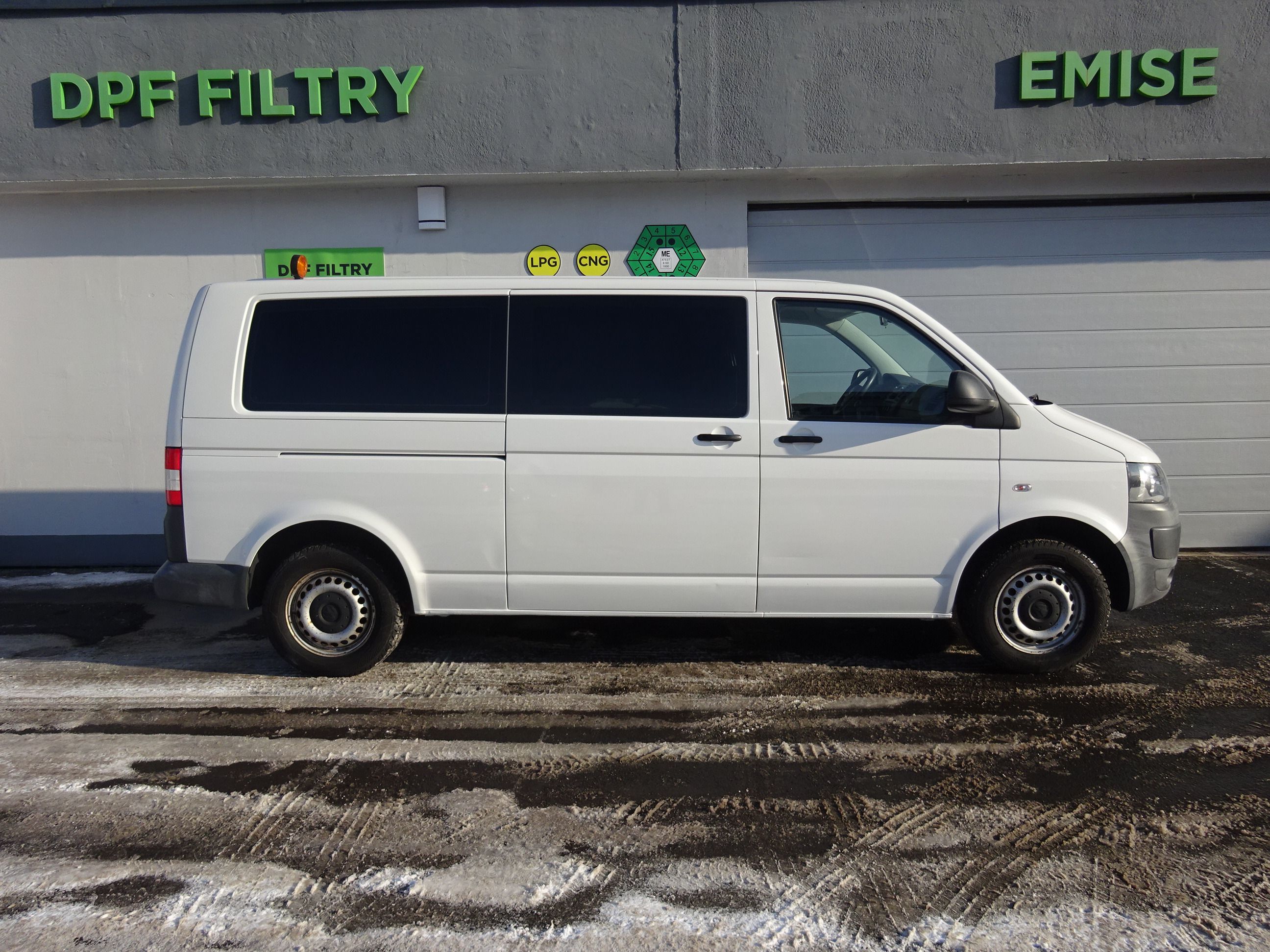Volkswagen Transporter, T5 2.0 TDi 75 kW - fotka 2