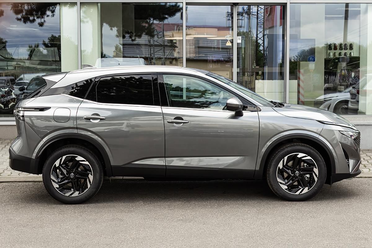 Nissan Qashqai, 1,3 DIG-T X-TRONIC N-CONNECTA - fotka 4