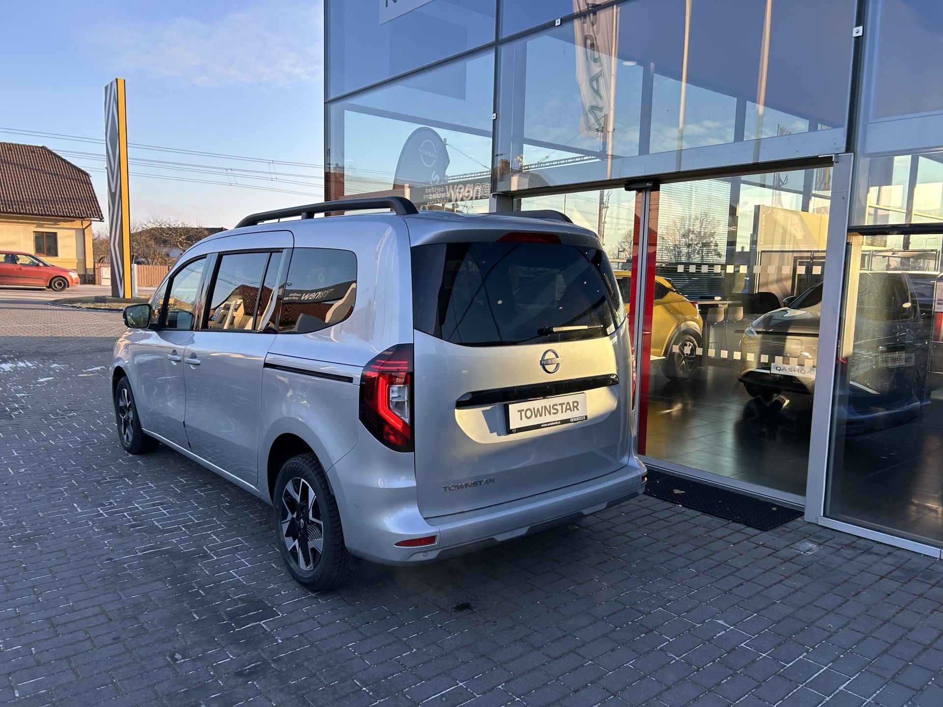 Nissan Townstar, TEKNA L2 1.3T 131K Automat - fotka 4