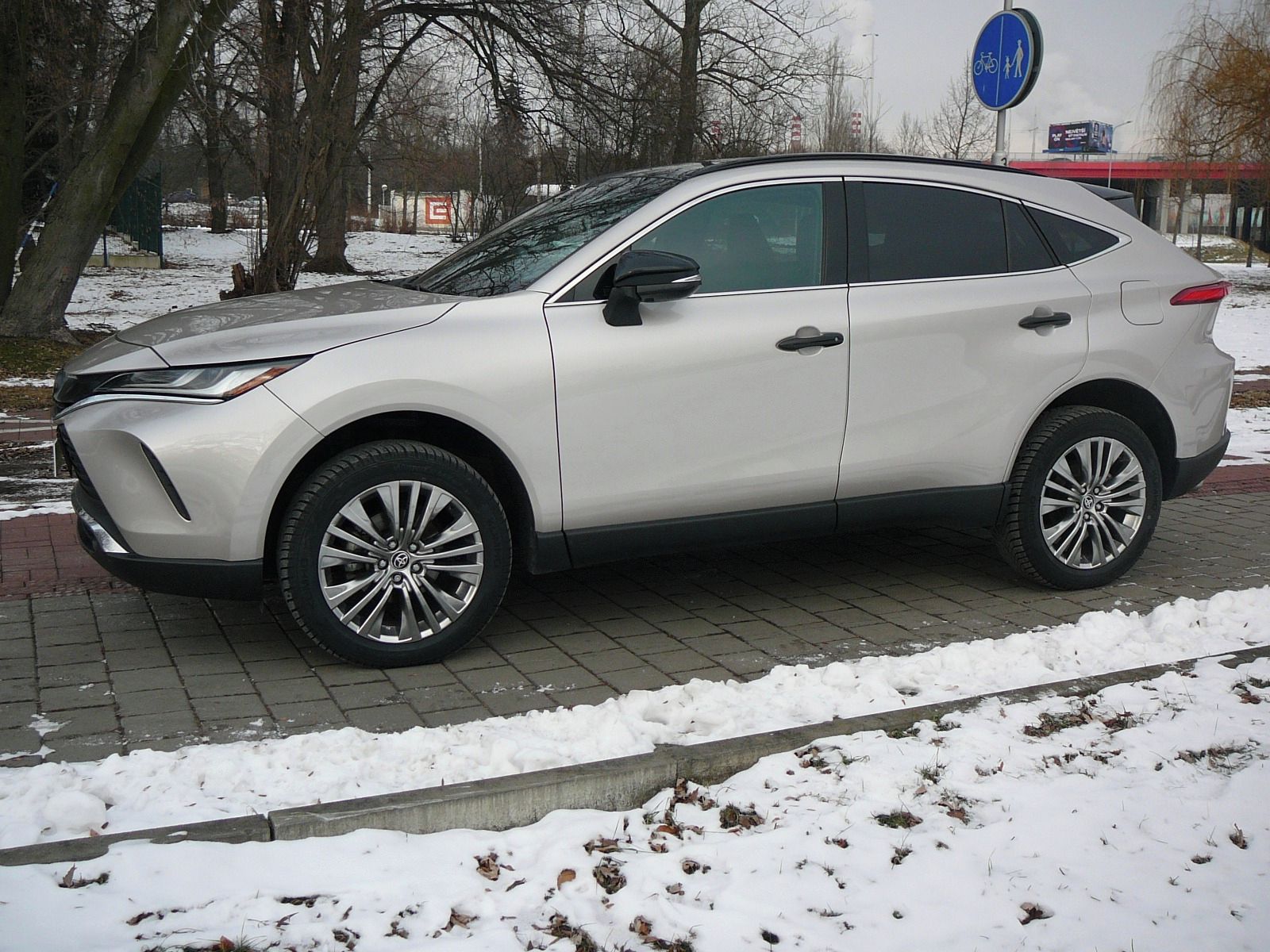 Toyota Venza, 2.5i Hybrid XLE 48000KM!!! - fotka 2