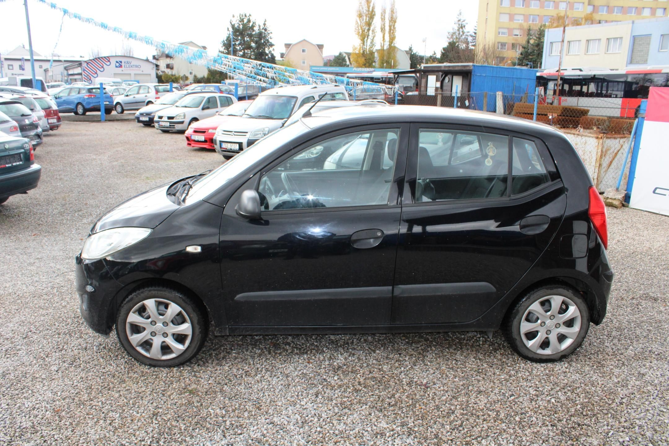 Hyundai i10, 1,1i EL.OKNA SERVO CENTRÁL - fotka 4