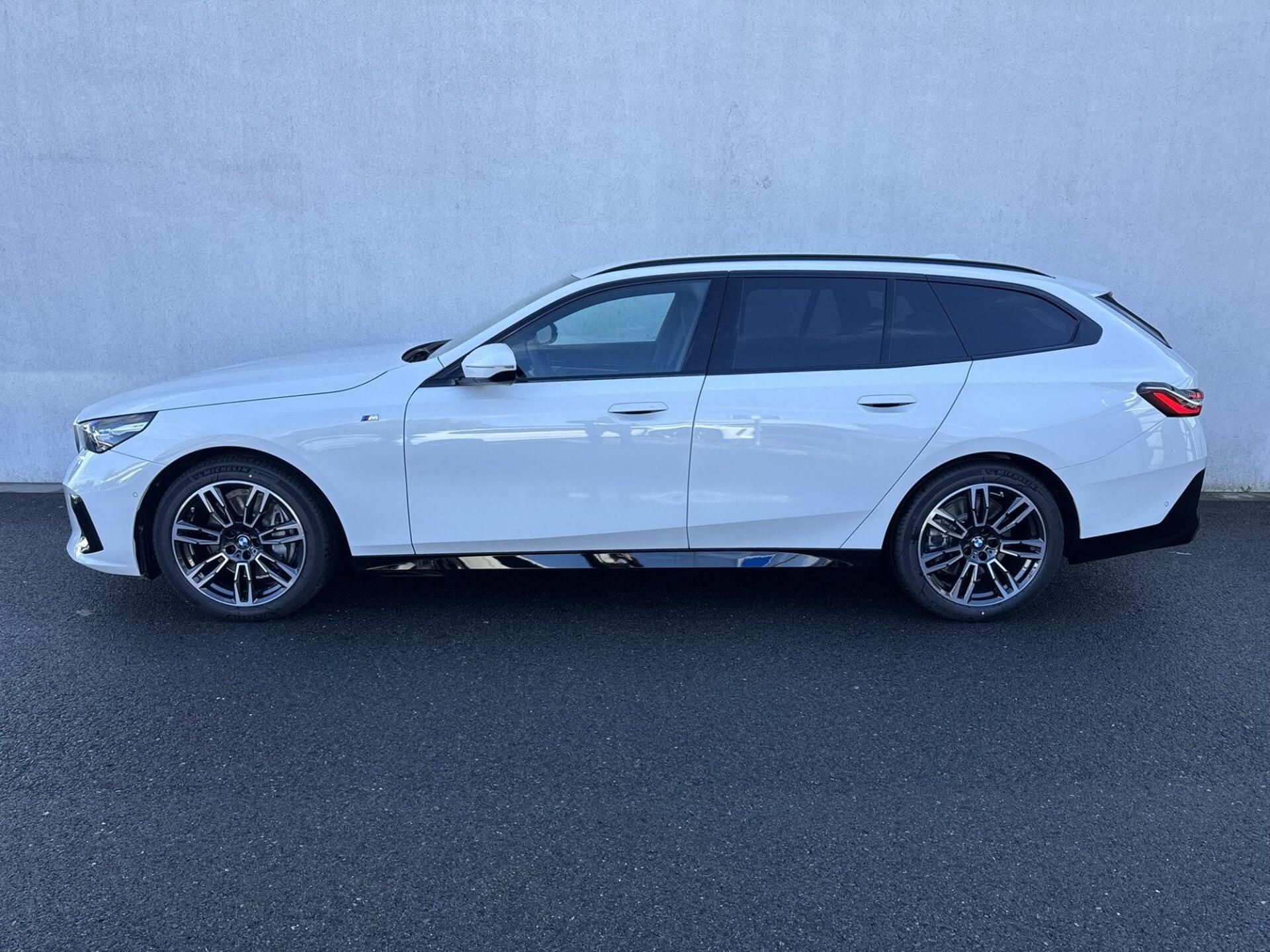 BMW Řada 5, 540d xDrive Touring - fotka 4