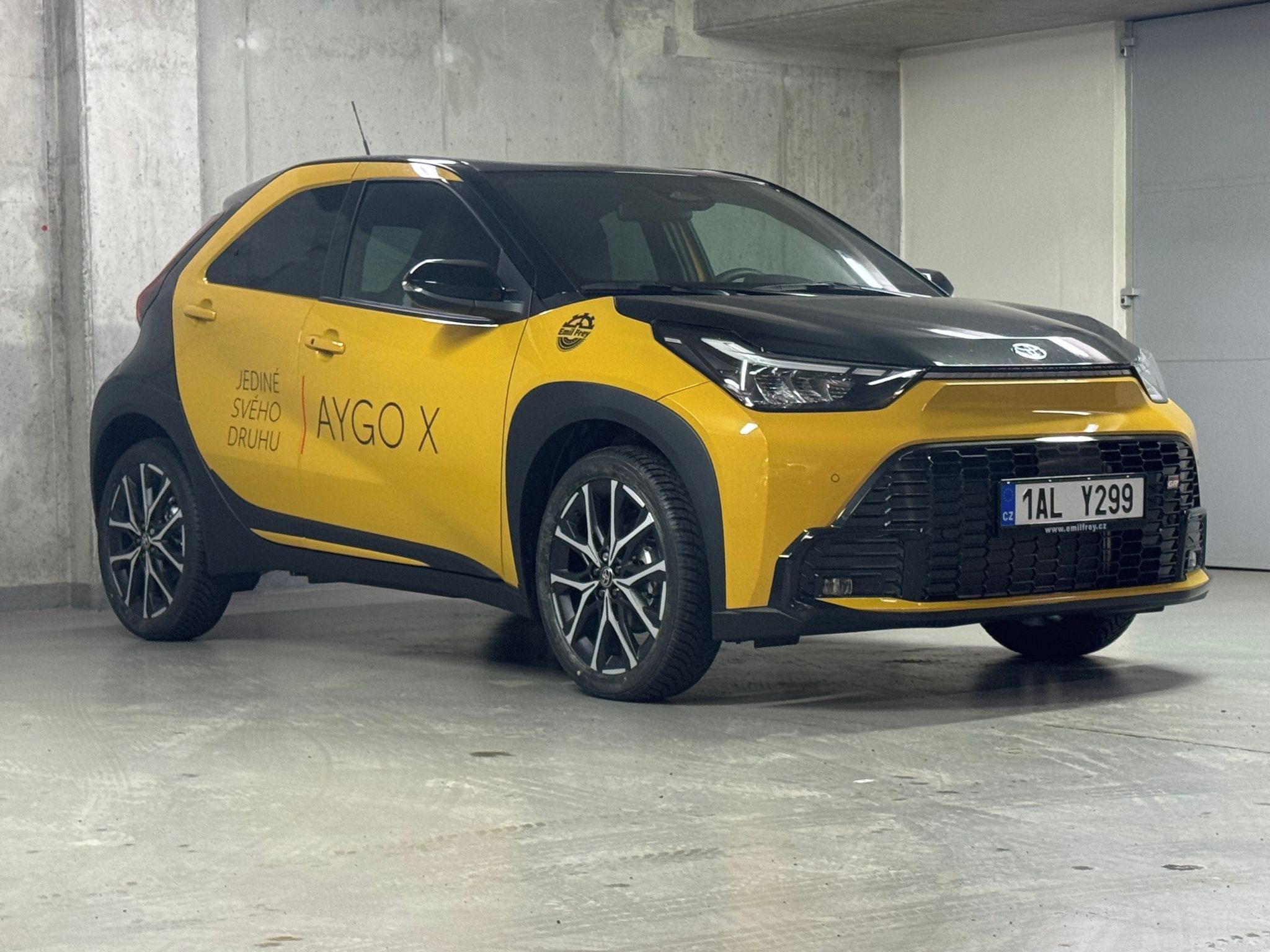 Toyota Aygo, Executive  1.5 Hybrid 116k - fotka 3