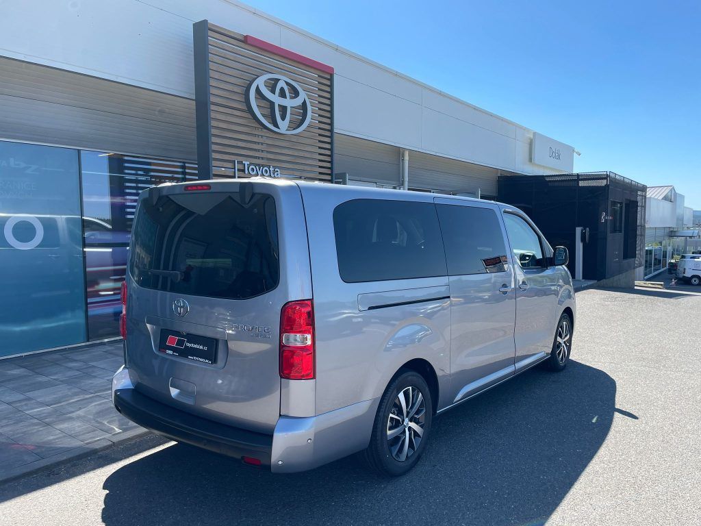 Toyota Proace Verso, 2.0L 8AT Family 8 - fotka 5