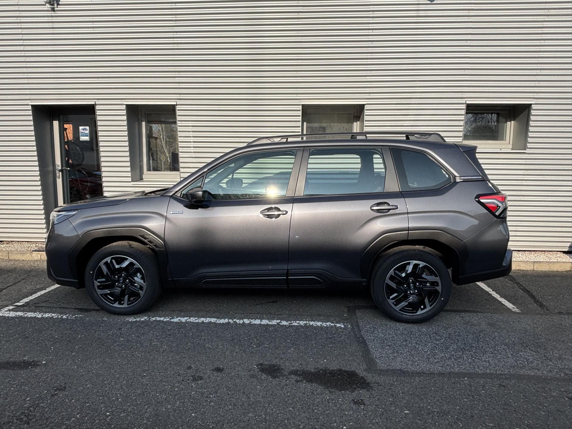 Subaru Forester, NOVÝ FORESTER 2,0i COM. NAVI - fotka 4