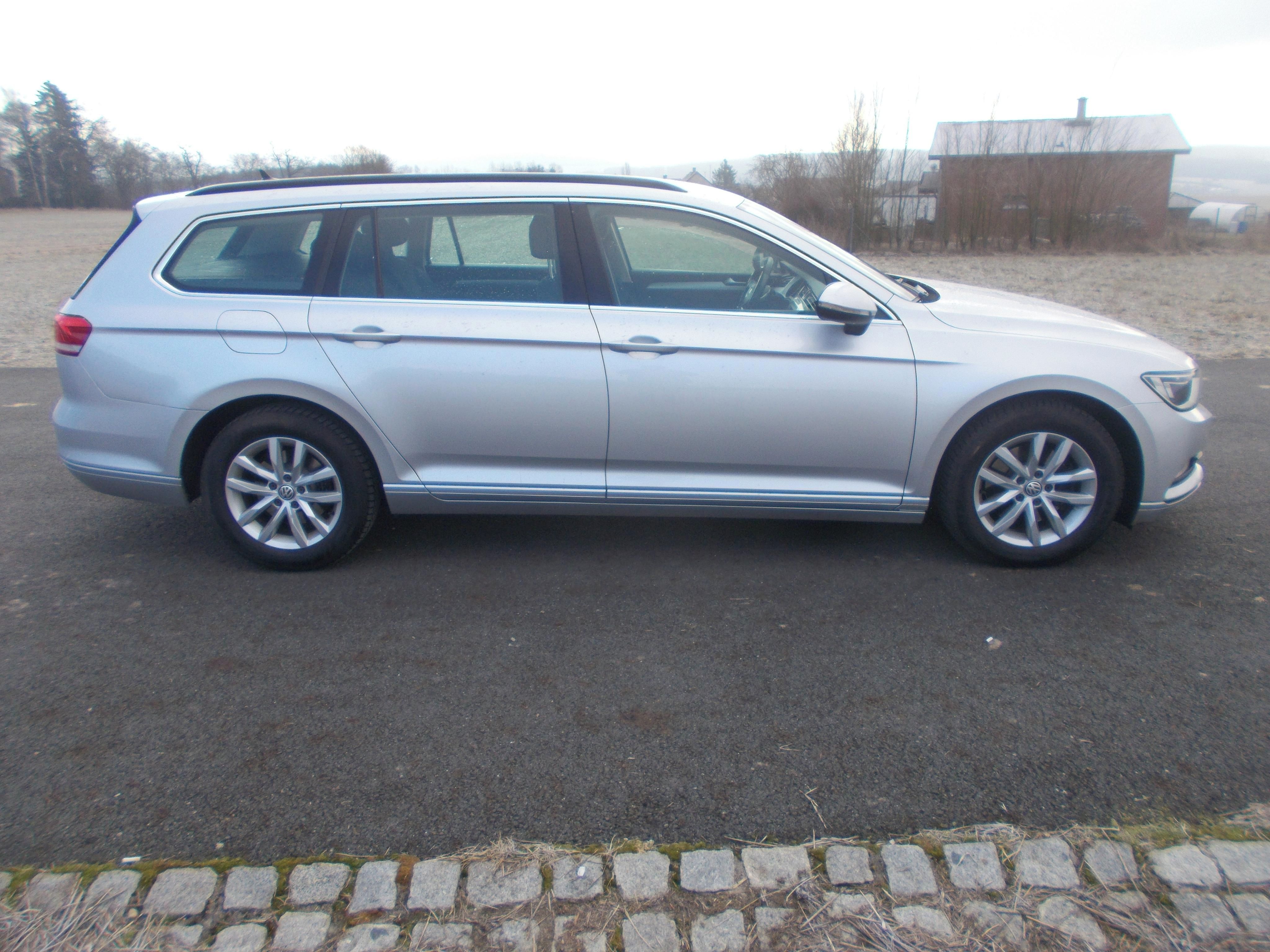 Volkswagen Passat, 2,0 TDI 110 kw DSG,perf. stav - fotka 6