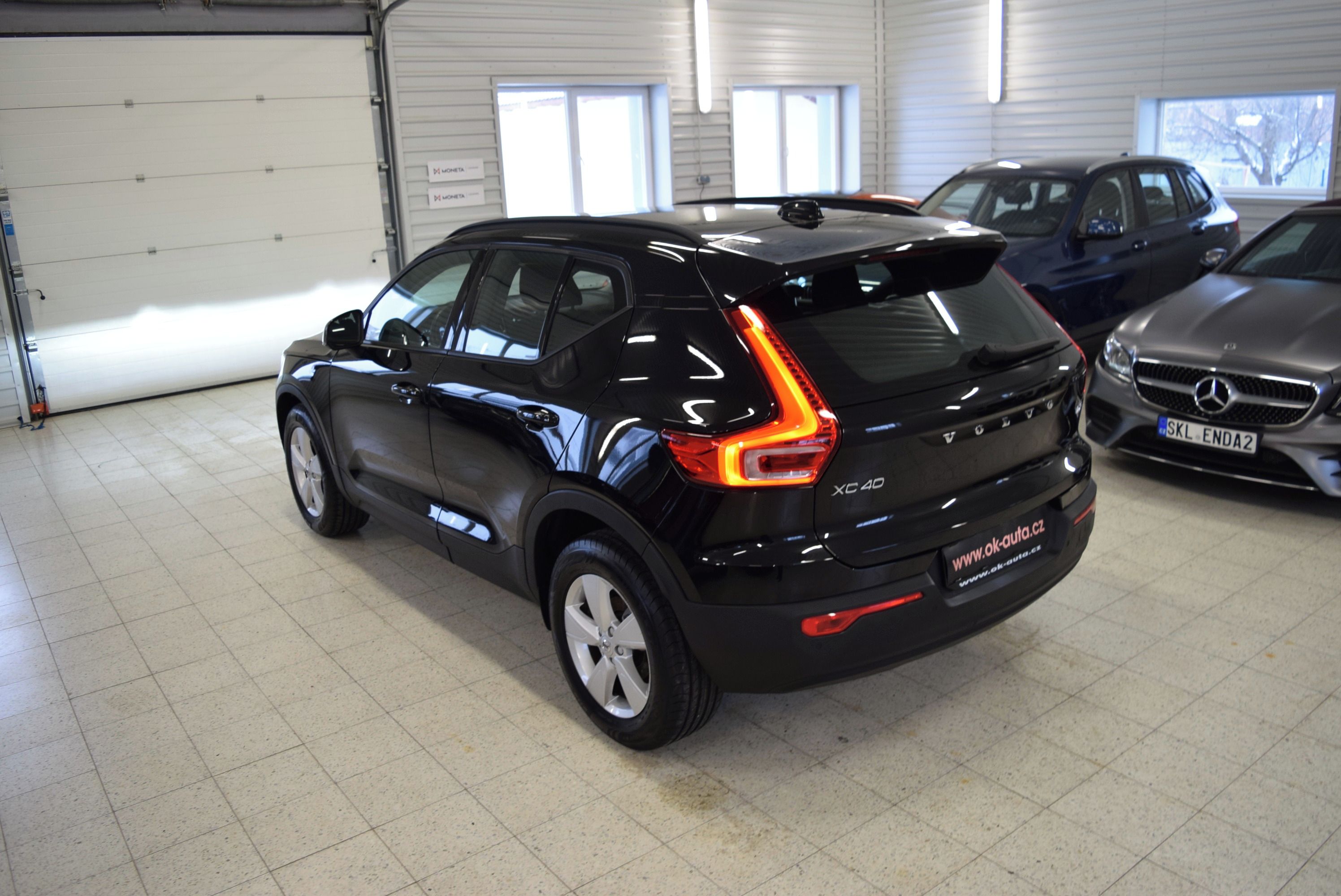 Volvo XC40, T2 MOMENTUM AUTOMAT-DPH - fotka 4
