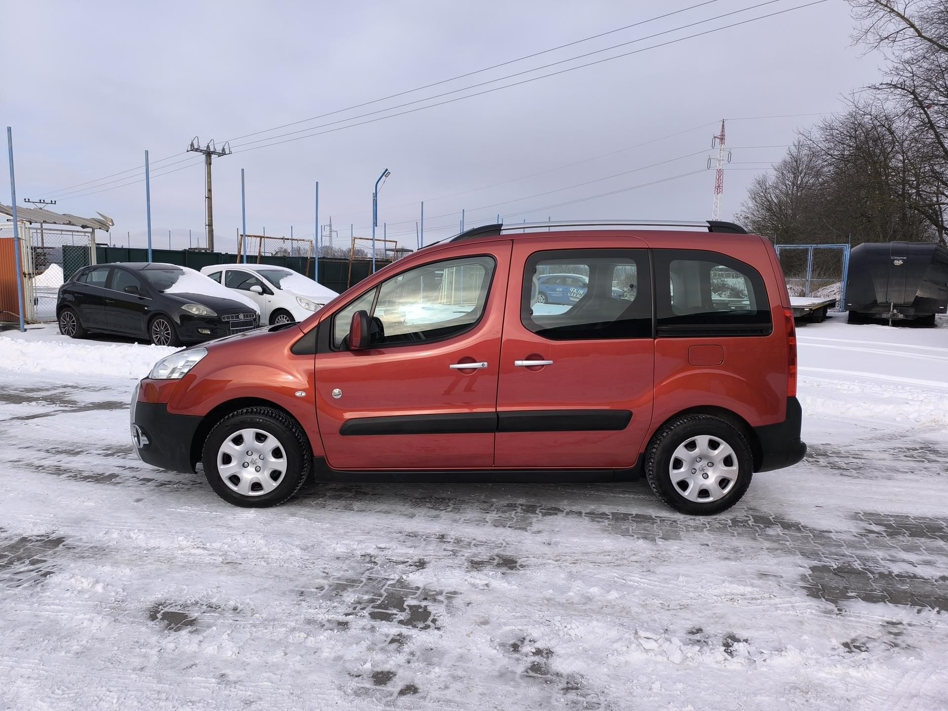 Peugeot Partner Tepee, 1.6 HDi SERVISKA,DOLOŽENÉ KM - fotka 4