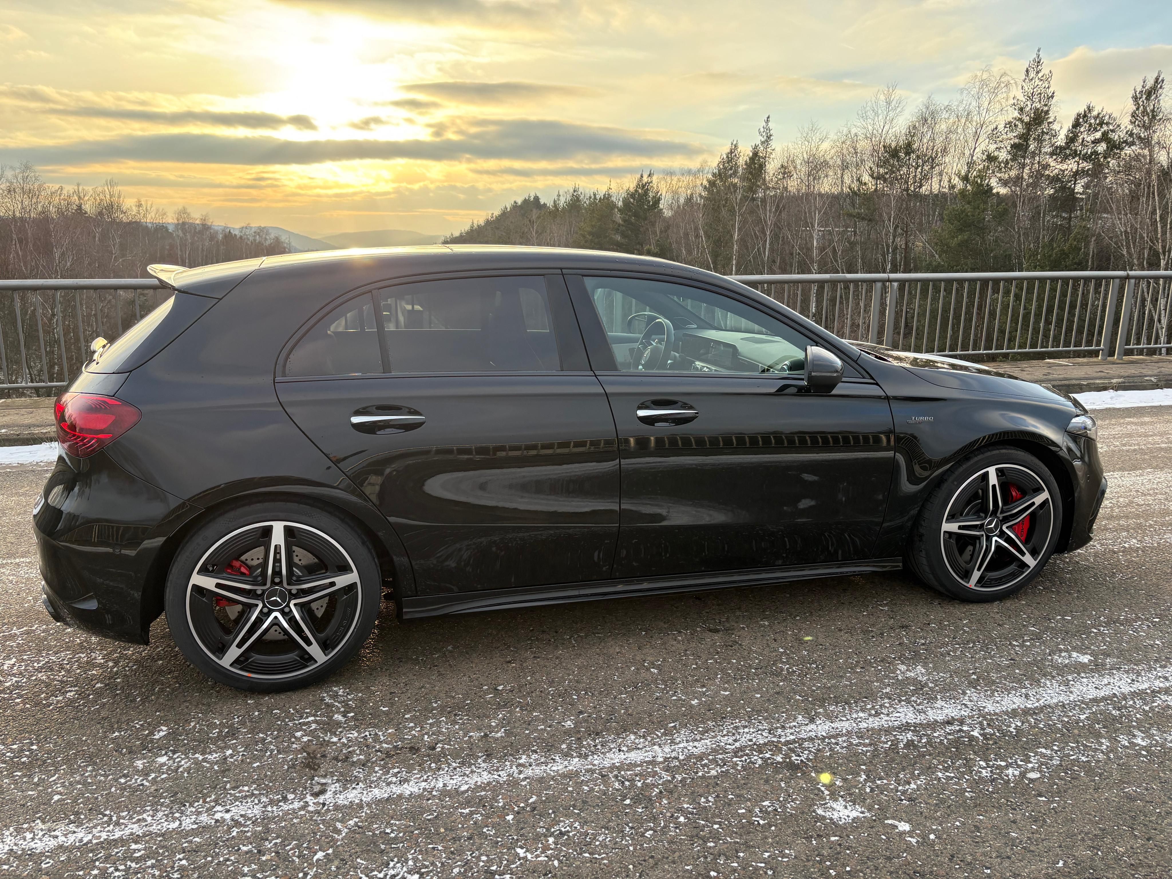 Mercedes-Benz Třídy A, Mercedes Benz A 45 S 4Matic+ - fotka 4