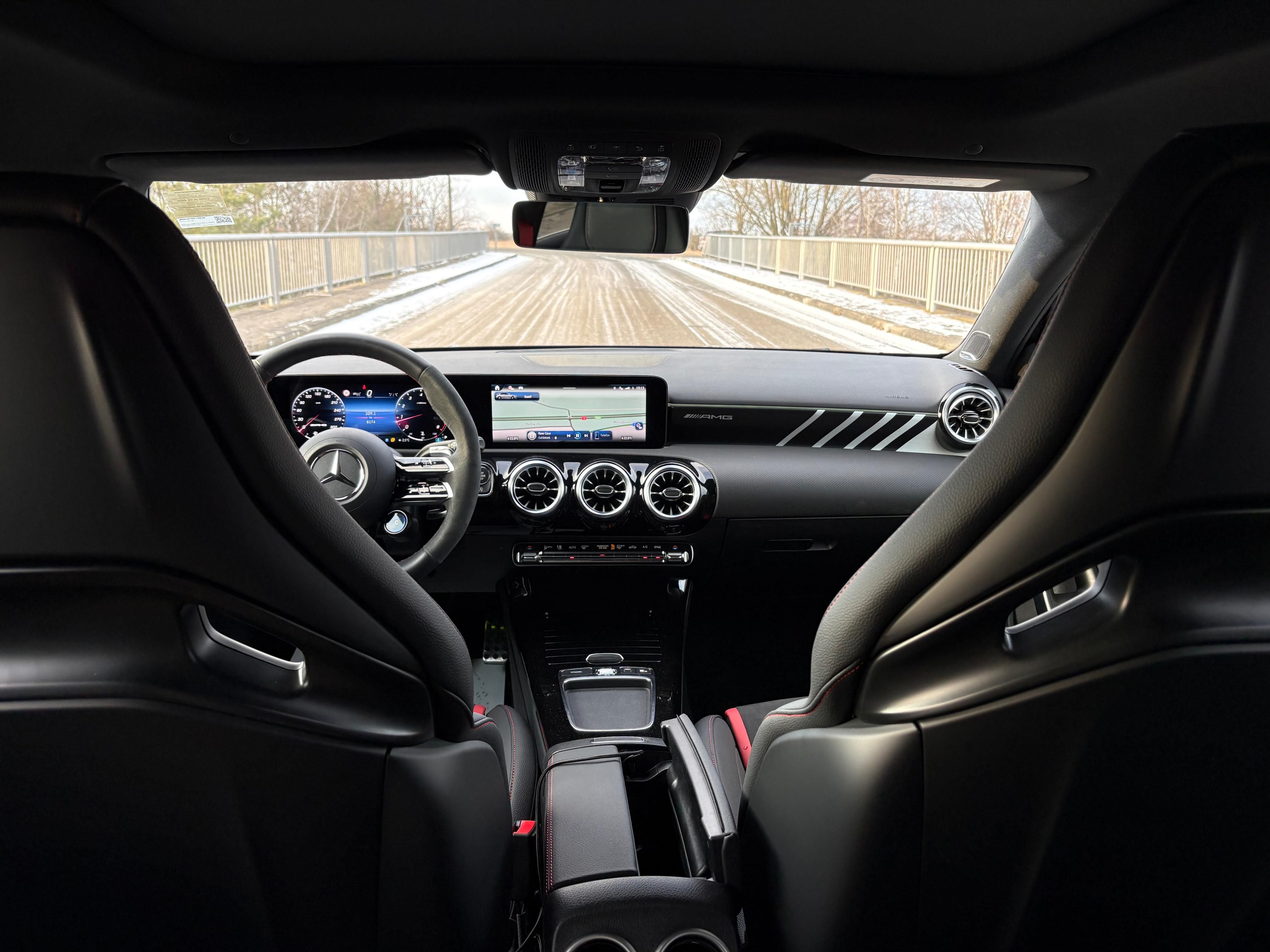 Mercedes-Benz Třídy A, Mercedes Benz A 45 S 4Matic+ - fotka 4