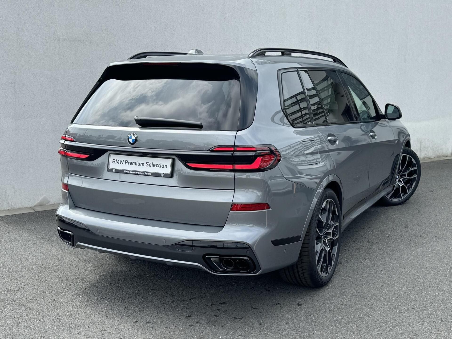 BMW X7, X7 xDrive40i - fotka 2