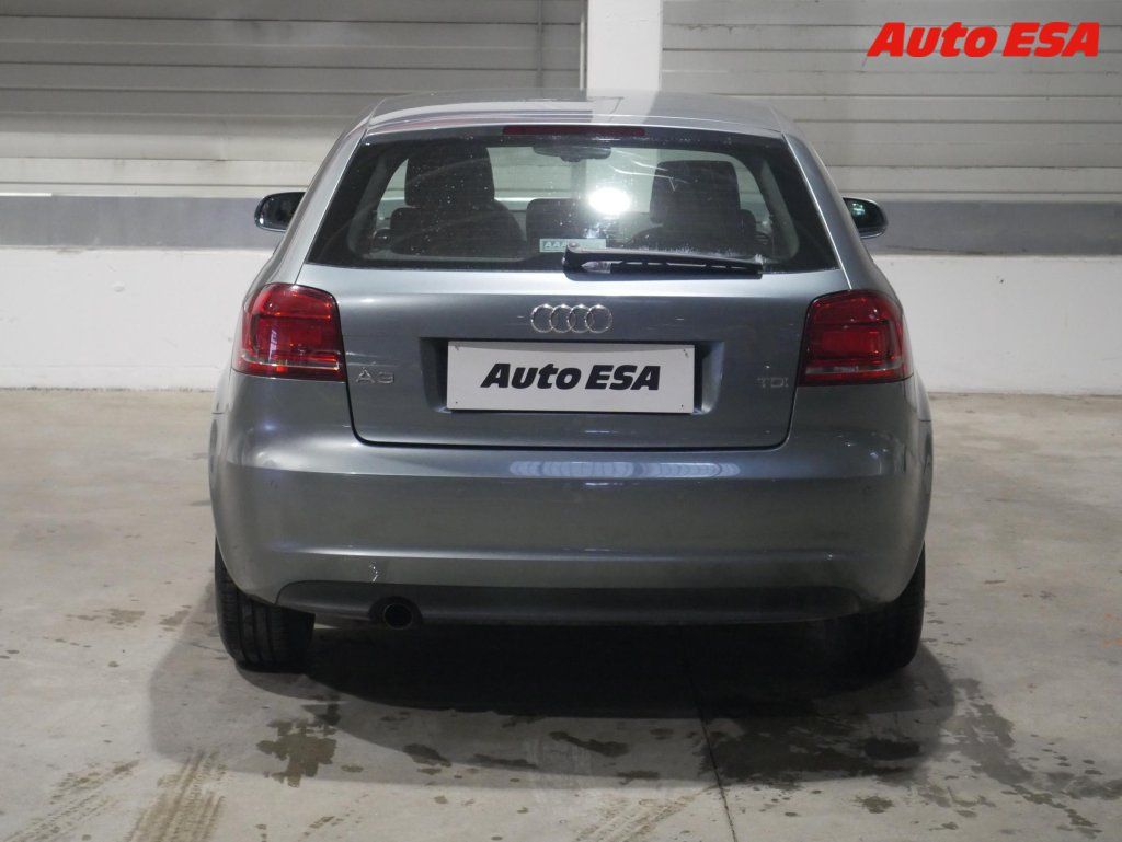 Audi A3, 1.6 TDi,autoAC - fotka 5