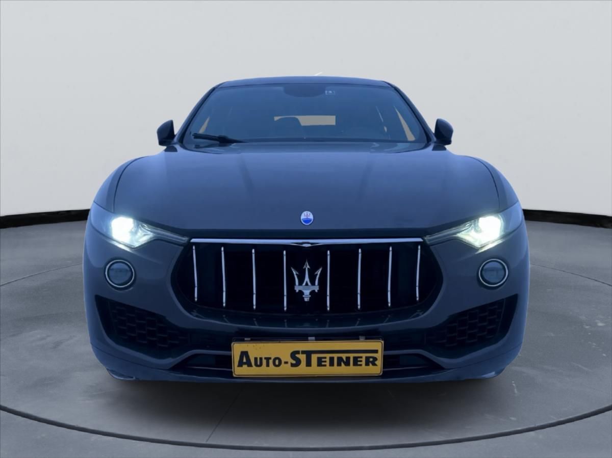 Maserati Levante, 3,0 D,Tažné,2x sada Kol