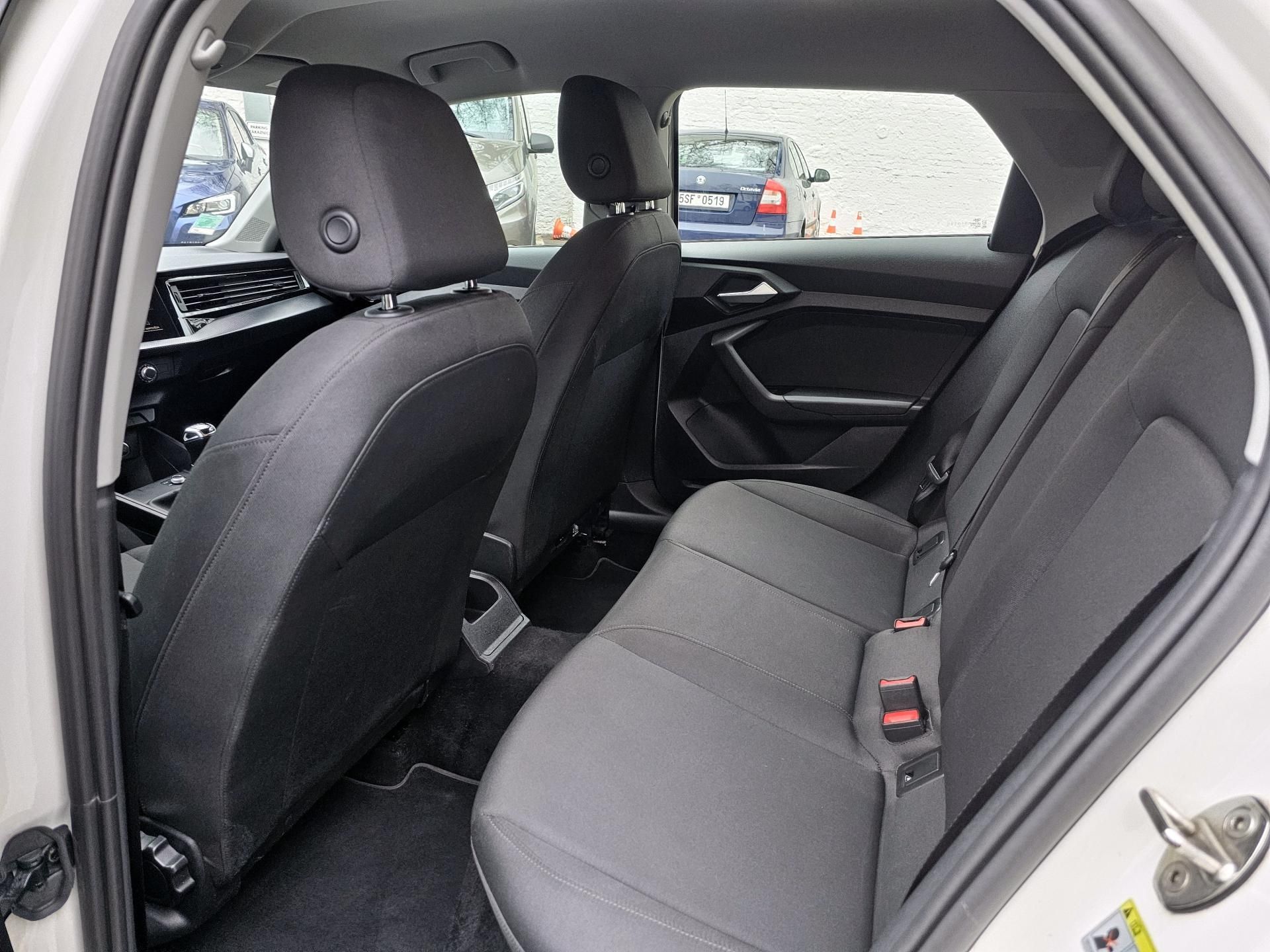 Audi A1, 25TFSI černá střecha 1.maj - fotka 5