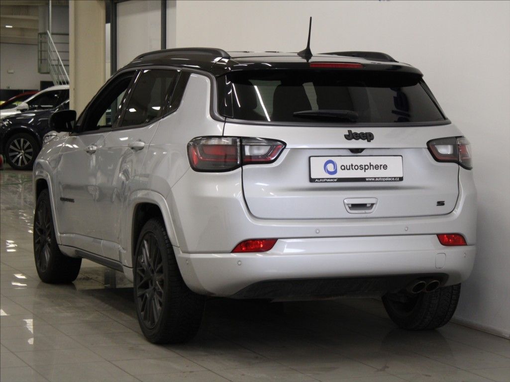 Jeep Compass, 1,3 T 110kW AT S-Limited Paměť - fotka 3