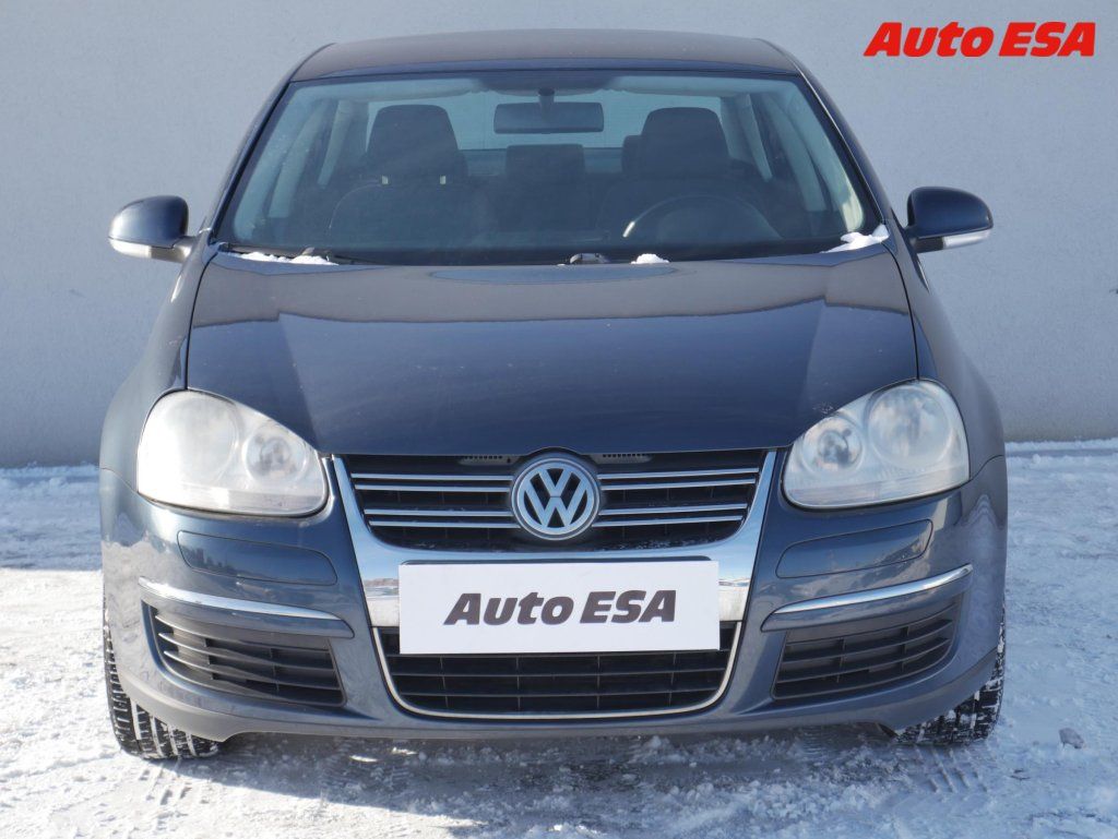 Volkswagen Jetta, 1.6i,ČR,autoAC - fotka 2