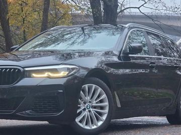 530e xDrive Bílý interiér Taž.