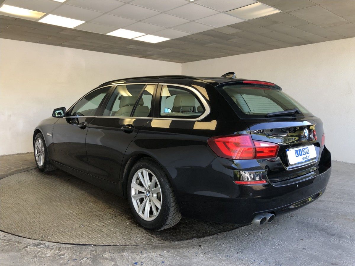 BMW Řada 5, 3,0 525d Touring - fotka 5