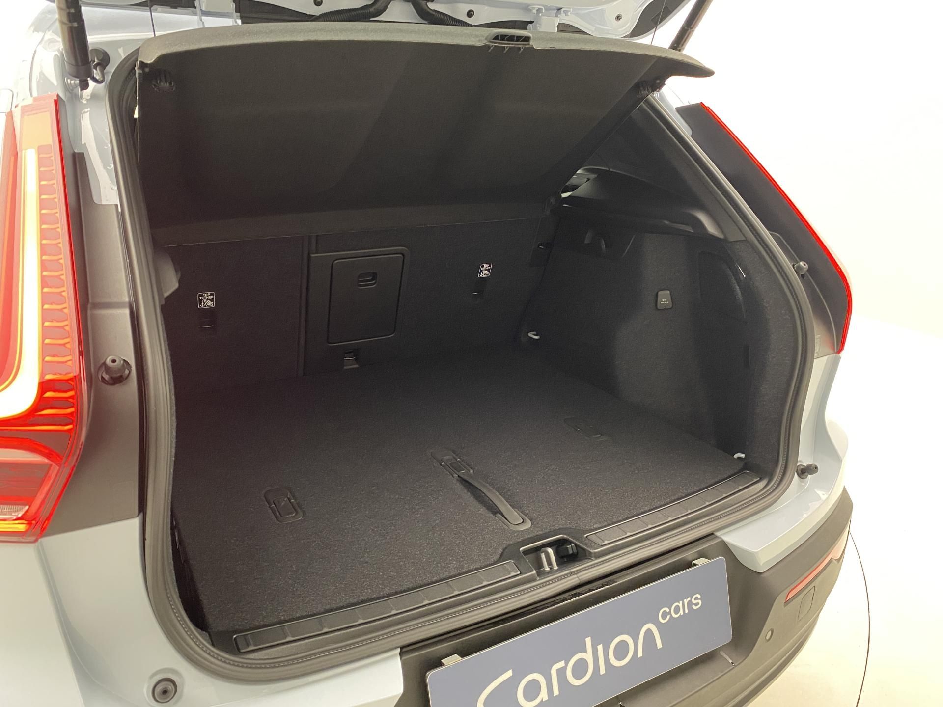 Volvo XC40, B3 AUT DARK PLUS - fotka 5