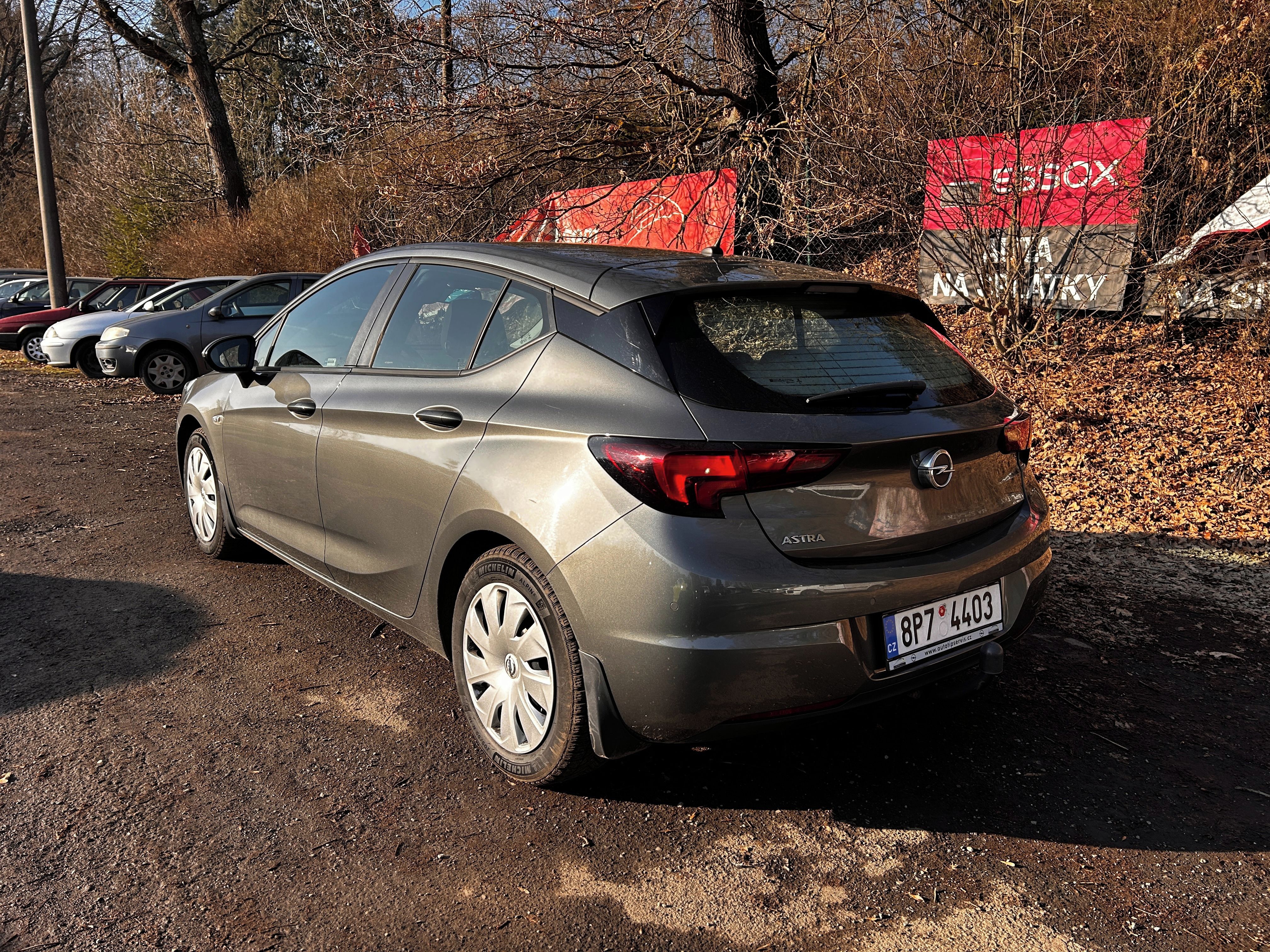 Opel Astra, 1,2i 81kW, nové v ČR - fotka 3