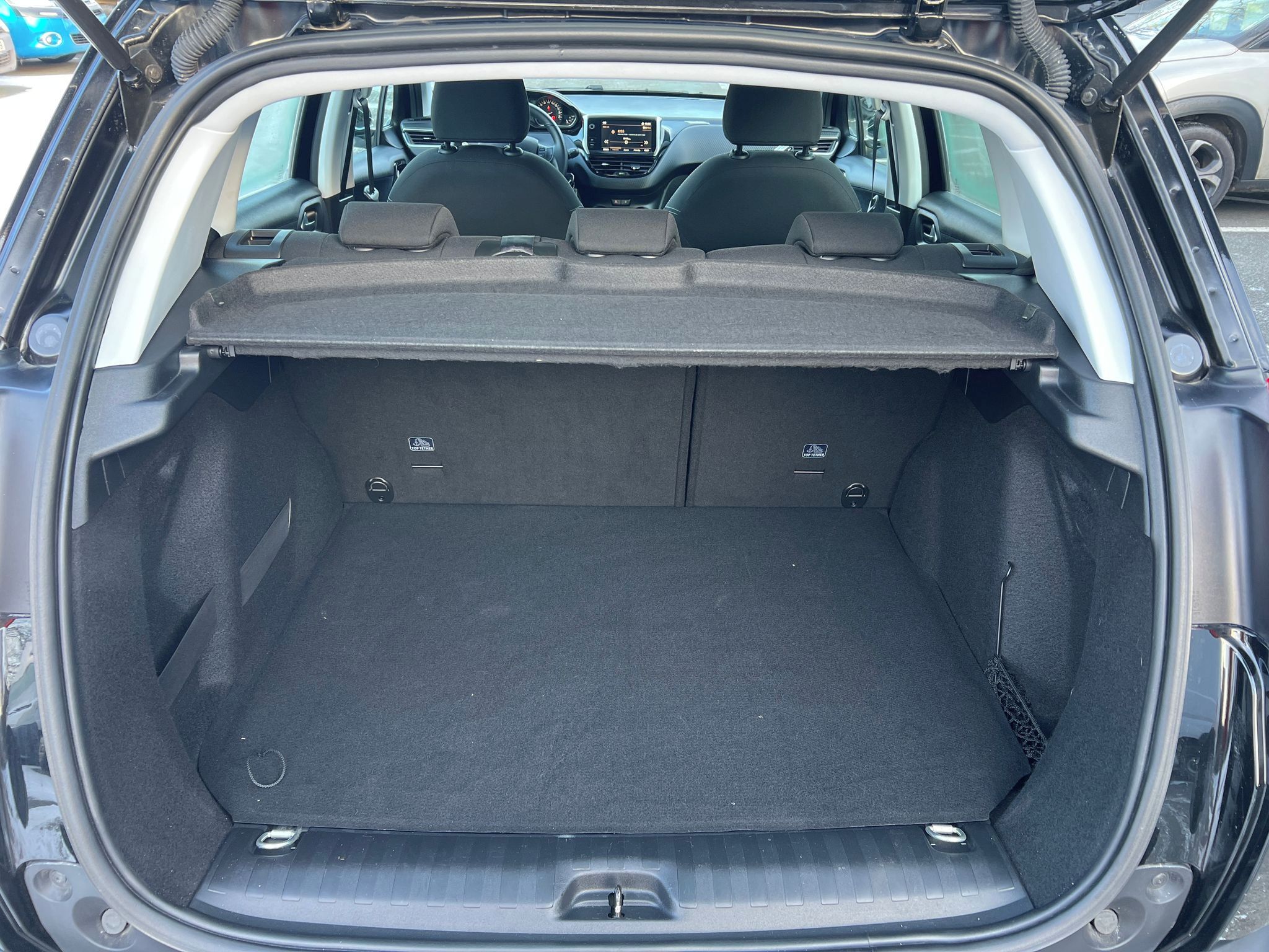 Peugeot 2008, 1.2 110k ZÁRUKA SERVIS VÝHŘ SE - fotka 6