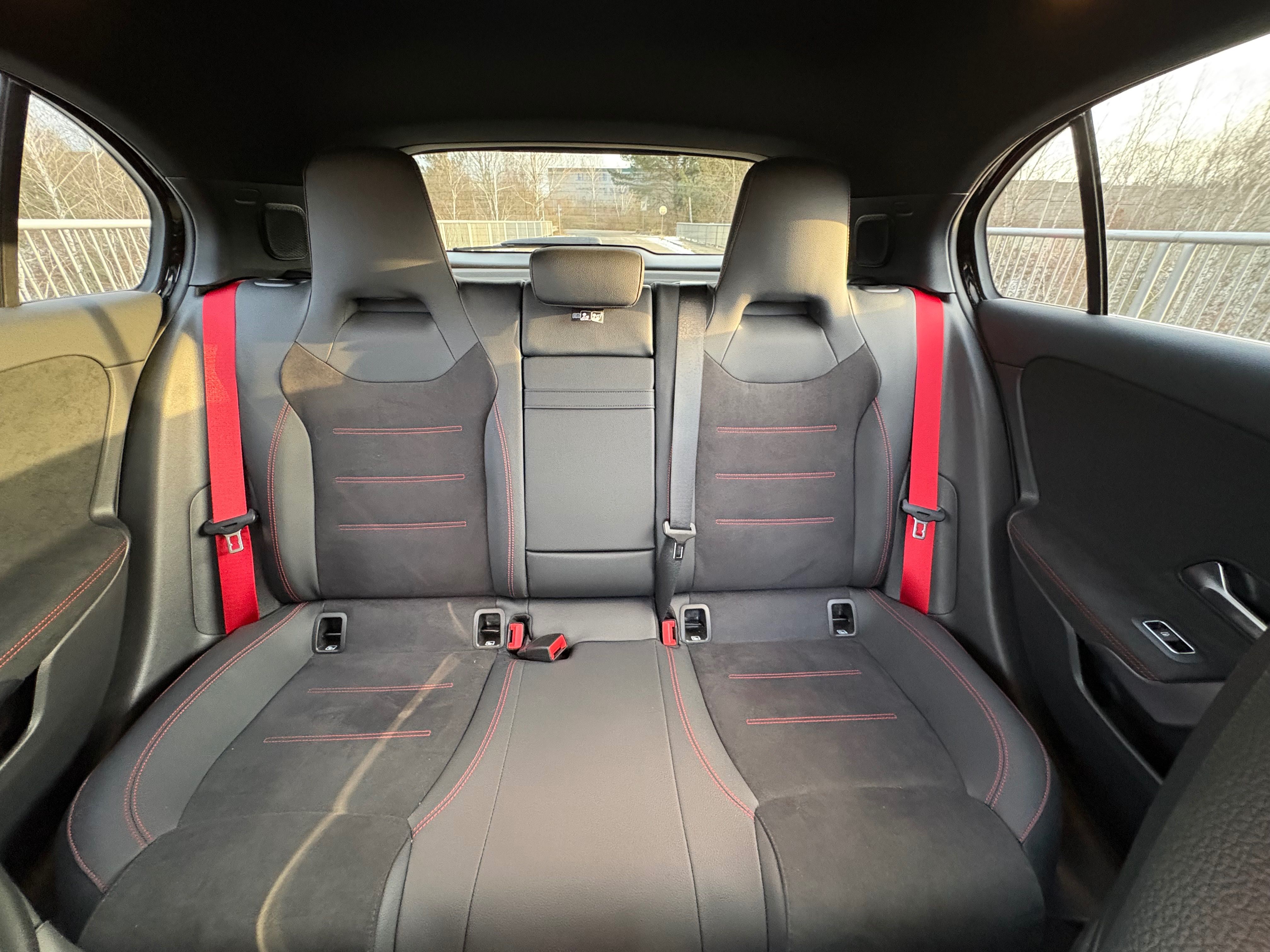 Mercedes-Benz Třídy A, Mercedes Benz A 45 S 4Matic+ - fotka 6