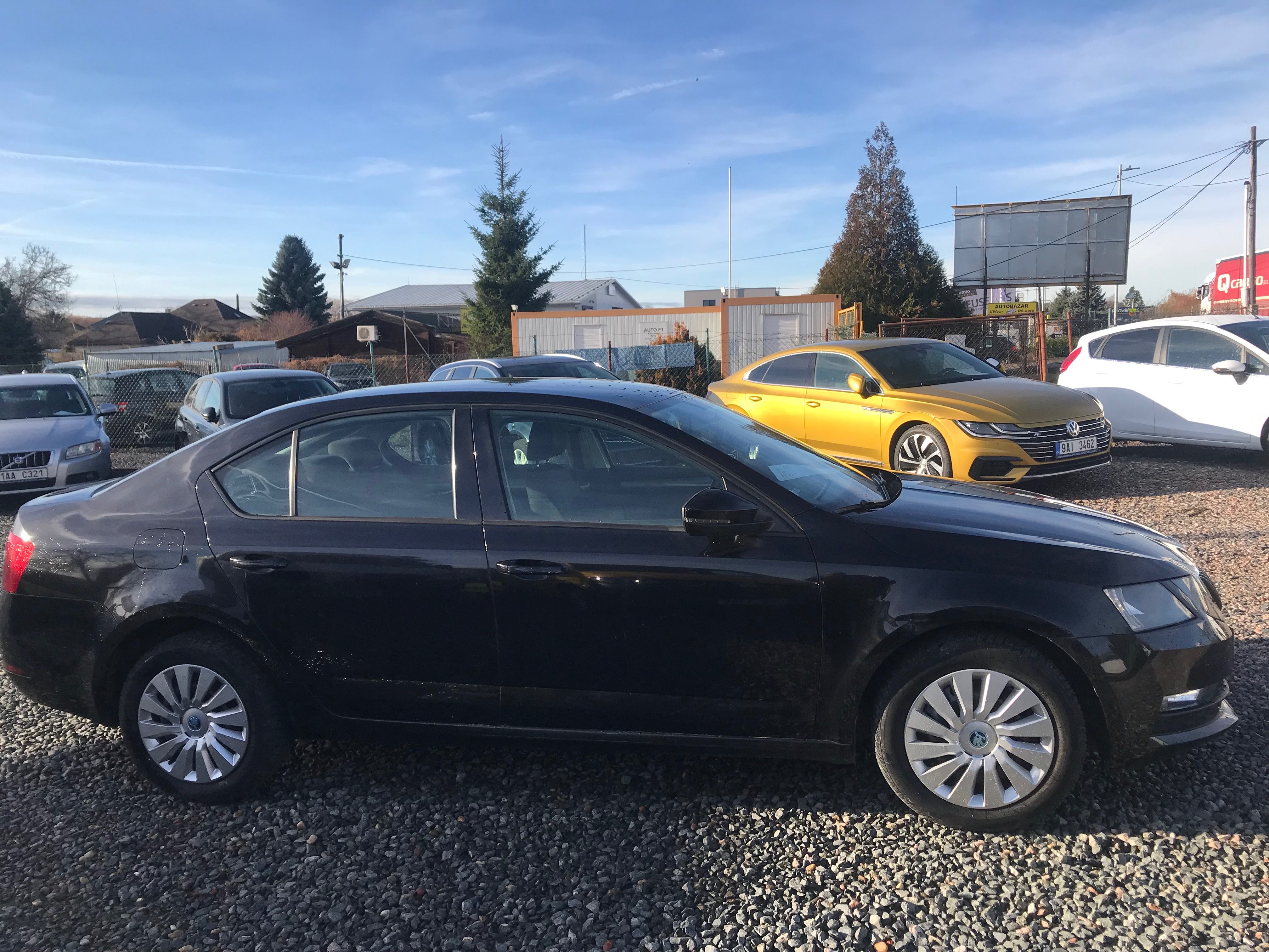 Škoda Octavia, 1.6 TDI 85 KW,TEMPOMAT,ČR... - fotka 4