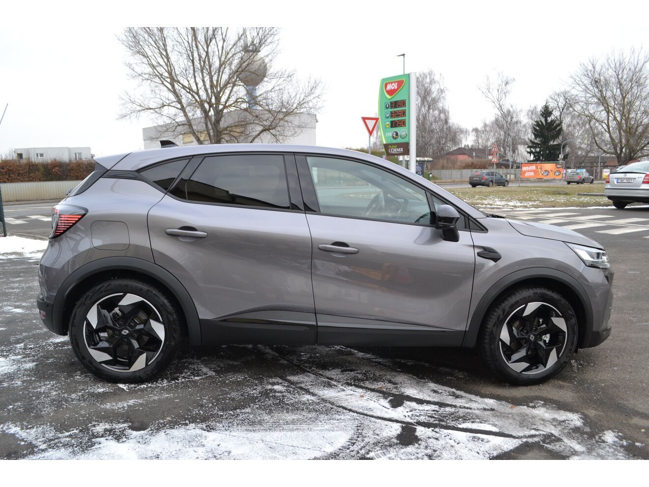 Renault Captur, techno mild hybrid 160 EDC - fotka 6
