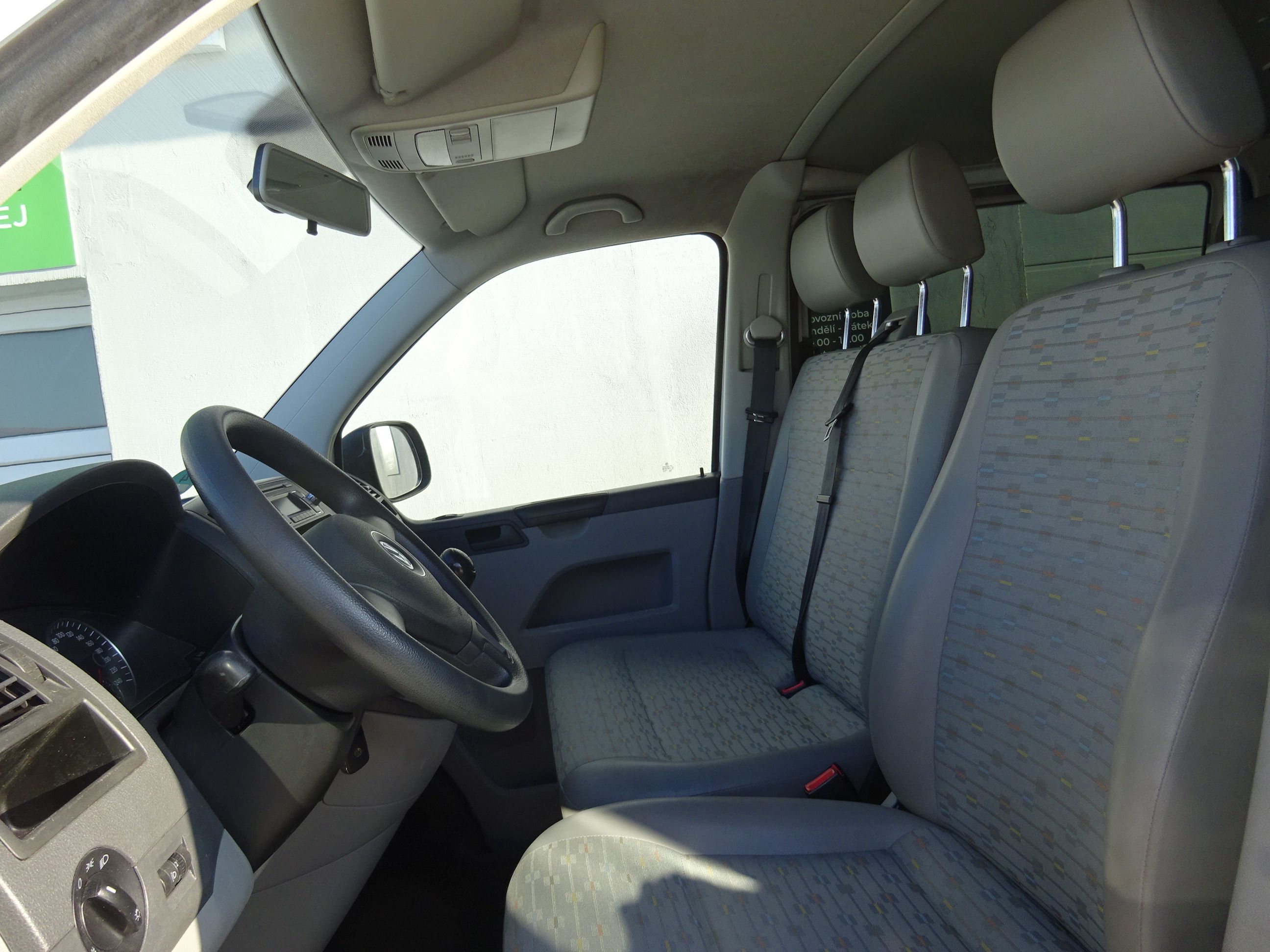 Volkswagen Transporter, T5 2.0 TDi 75 kW - fotka 5