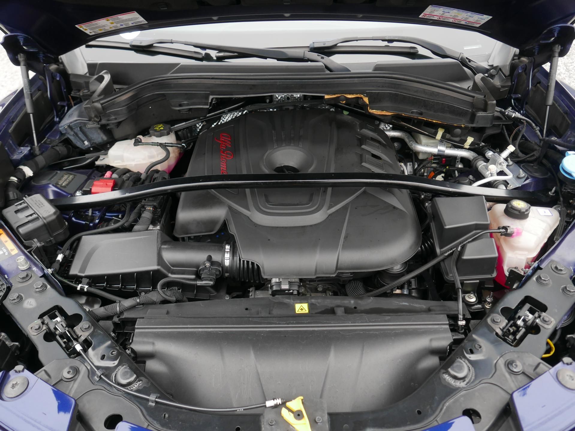 Alfa Romeo Stelvio, 2,2 JTD Q4 154kW Automat - fotka 5
