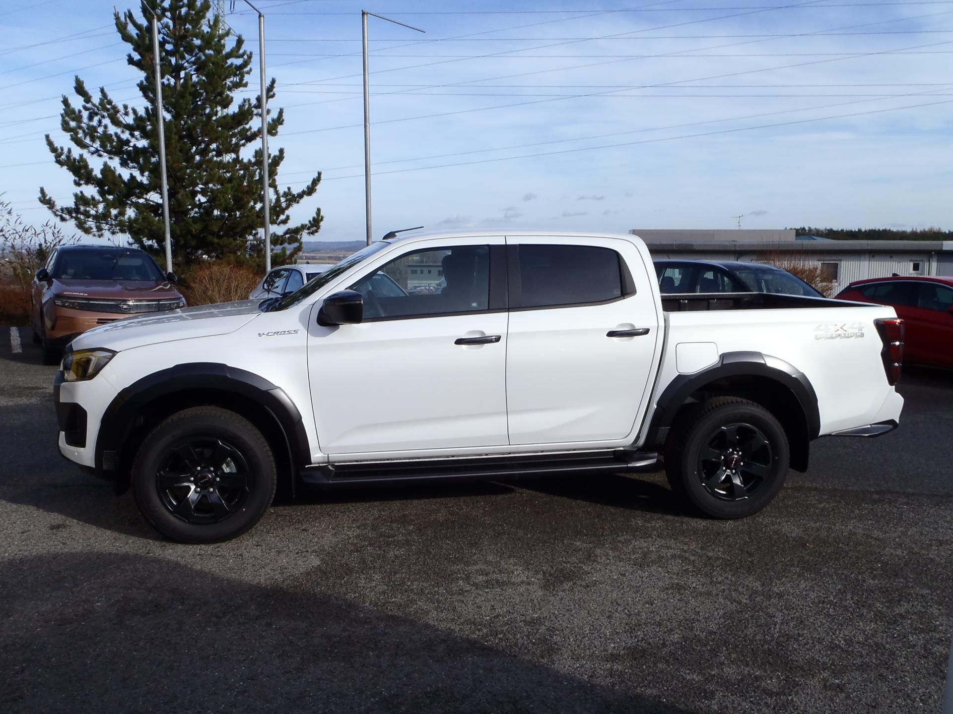 Isuzu D-Max, Double Cab V-CROSS 4x4 - fotka 5