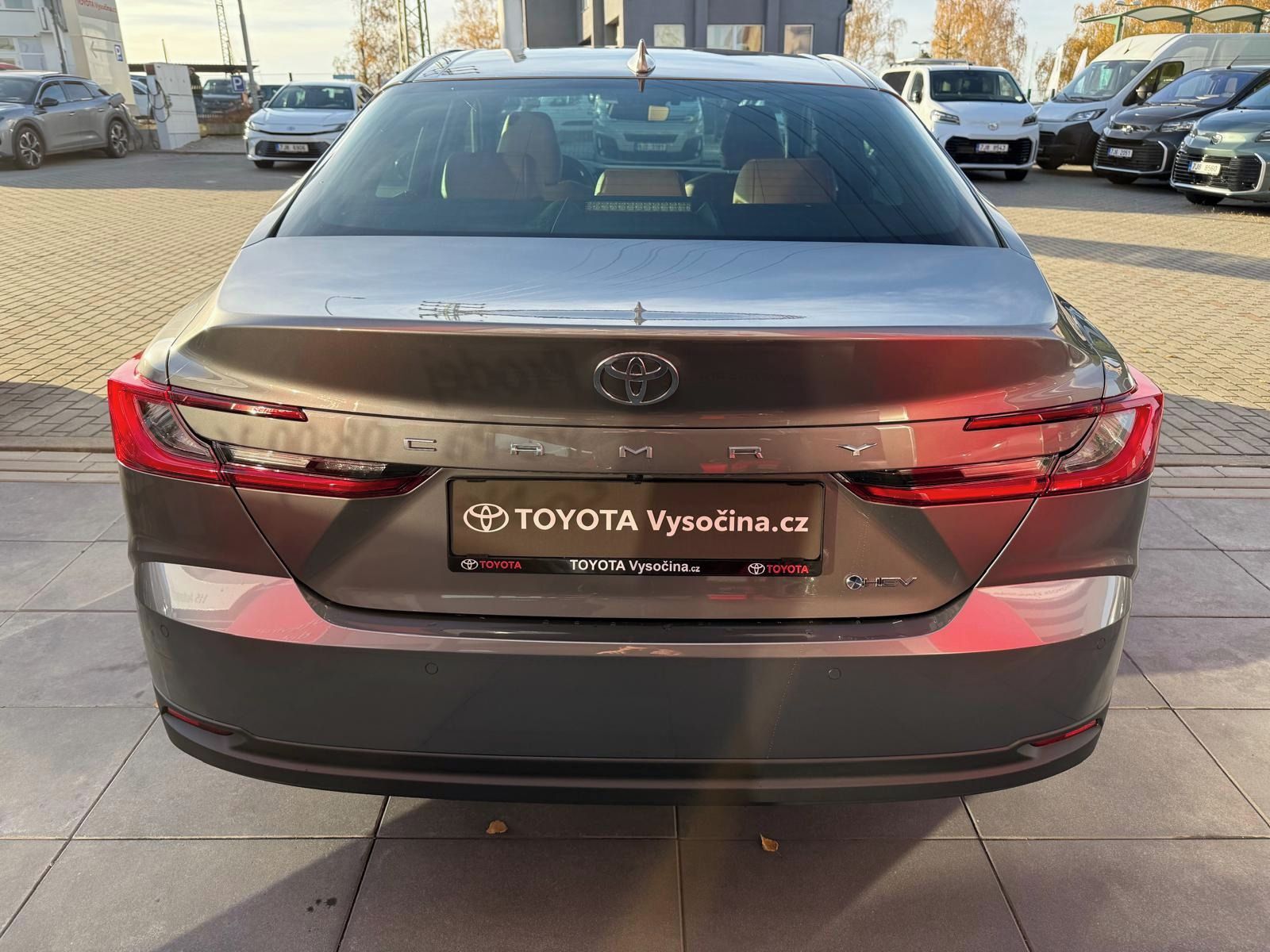 Toyota Camry, 2.5HEV 231PS Executive - fotka 6