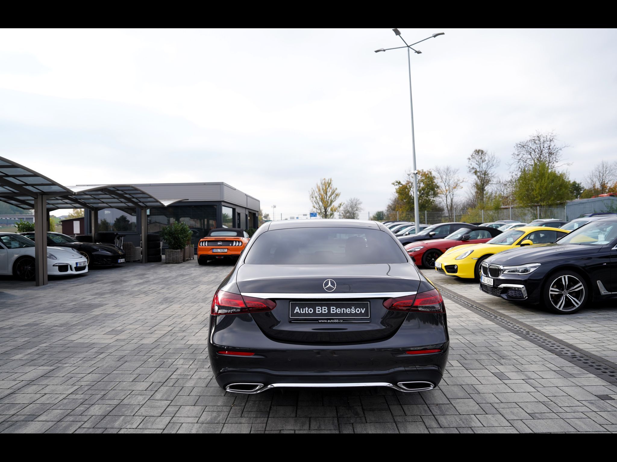 Mercedes-Benz Třídy E, E 200 4Matic AMG/LED/360/ČR - fotka 5