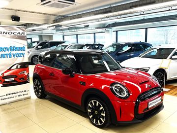 SE, 135 kW, CHILLI RED, ČR