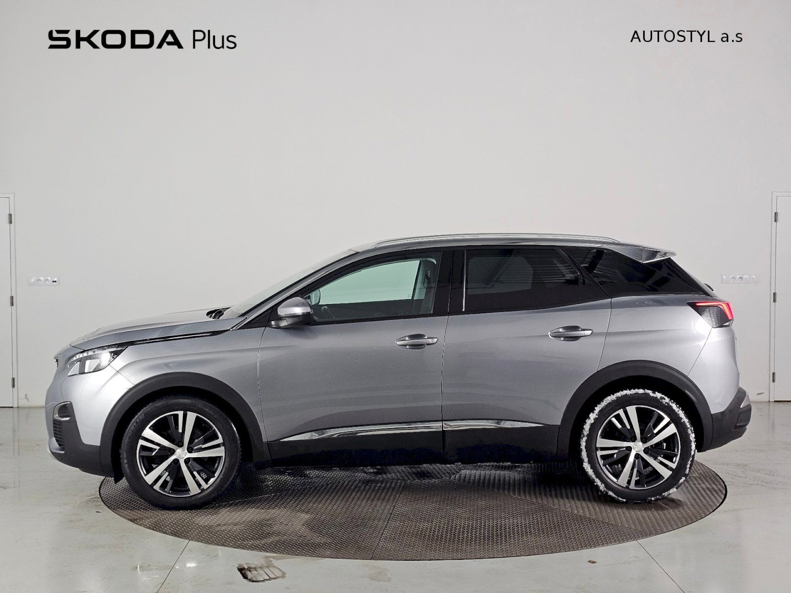 Peugeot 3008, 1.2T 130K 6AT ALLURE LED TAŽNÉ - fotka 3