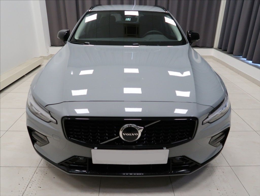Volvo V60, 2,0 B4 AUT PLUS - fotka 2