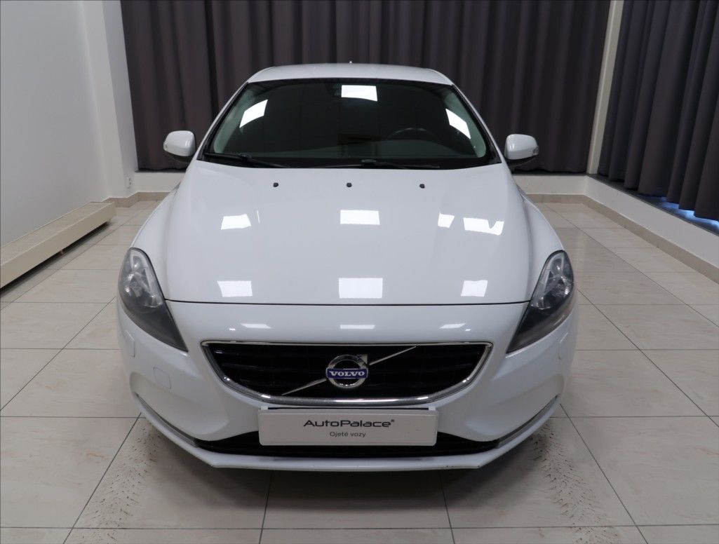 Volvo V40, 1,6 D2 - fotka 2