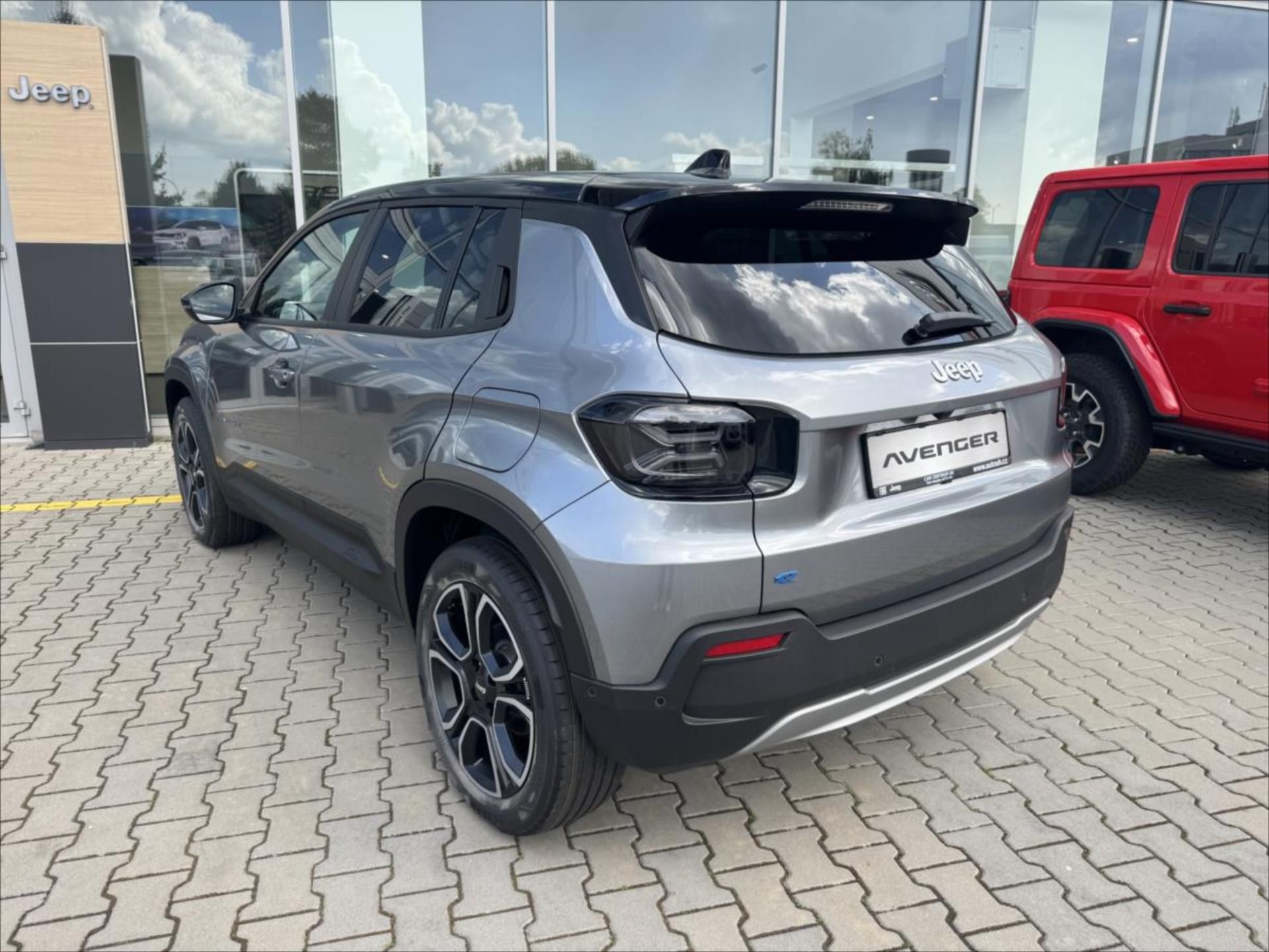 Jeep Avenger, 156K 54kWh  Summit Electric - fotka 4